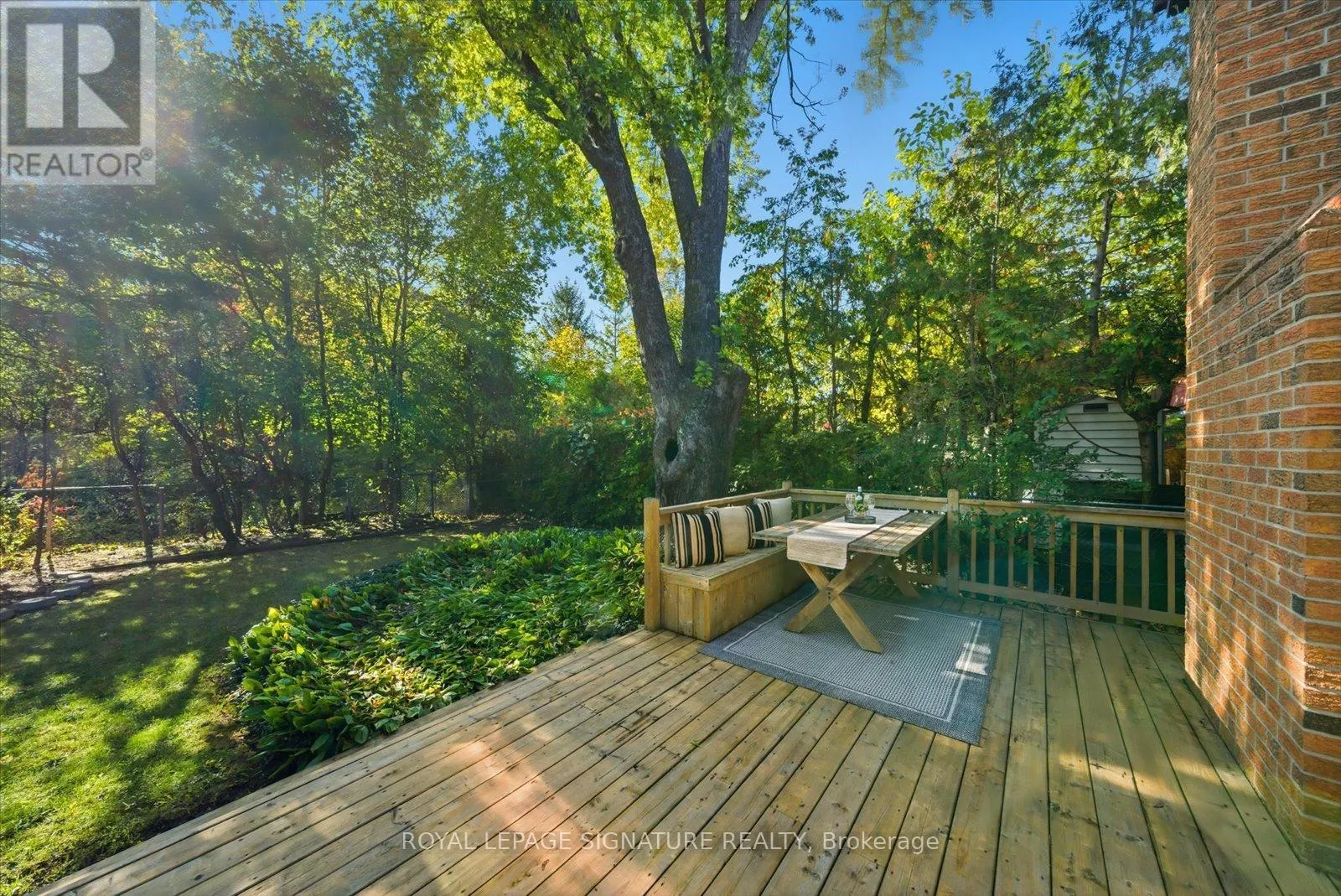 26 MACKLINGATE COURT