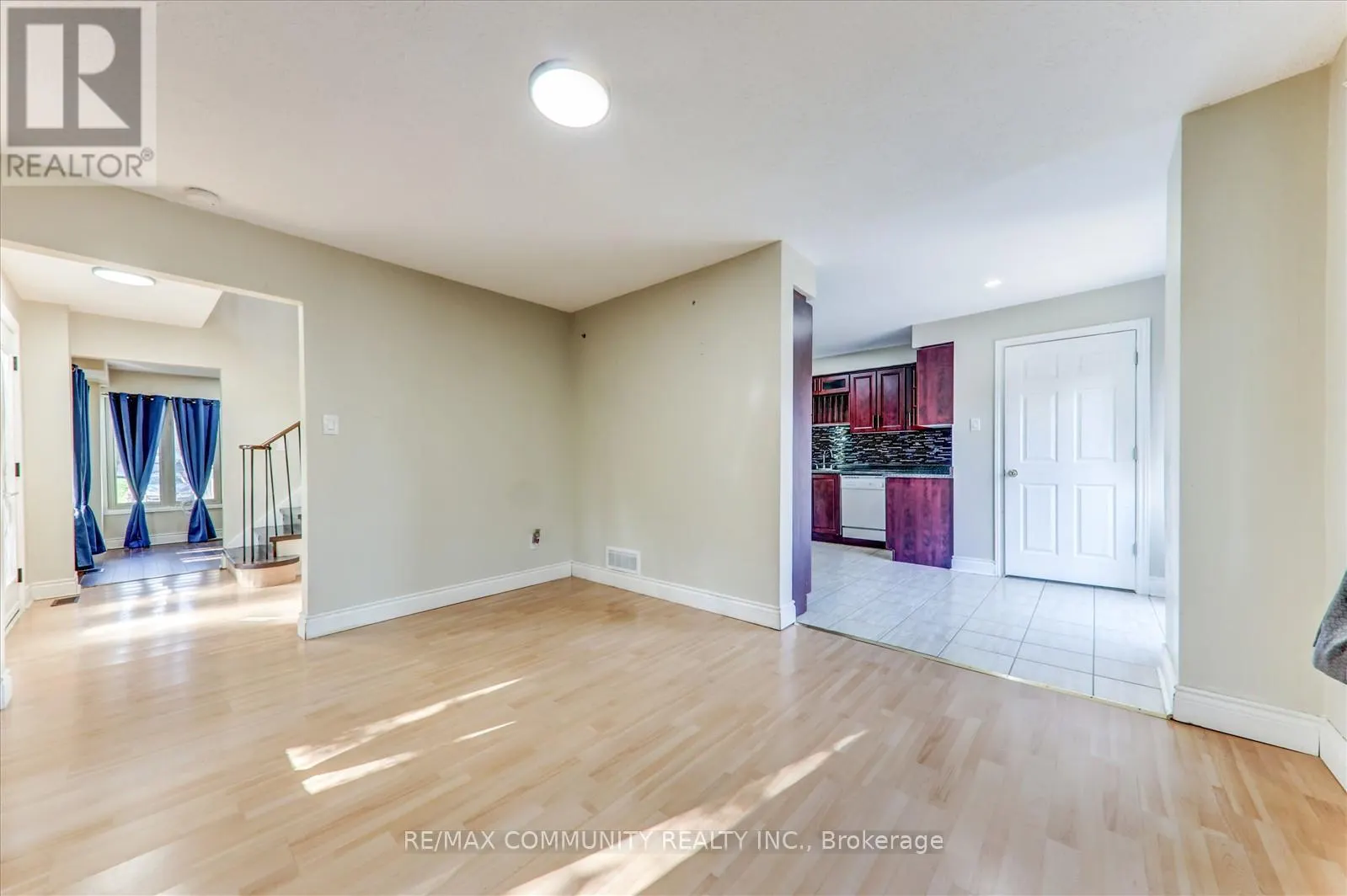 7 ADAMS DRIVE