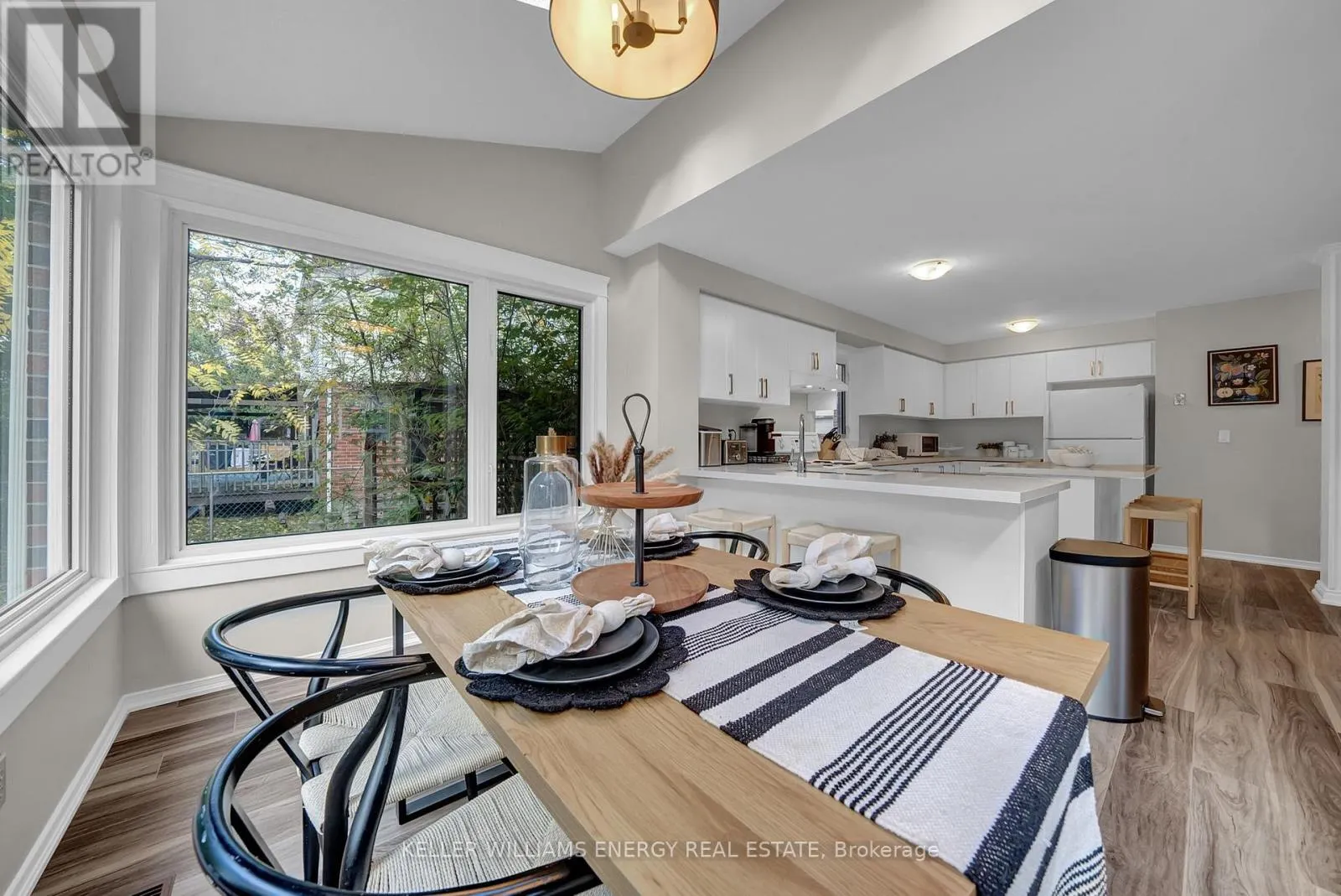 66 ROTHERGLEN ROAD S