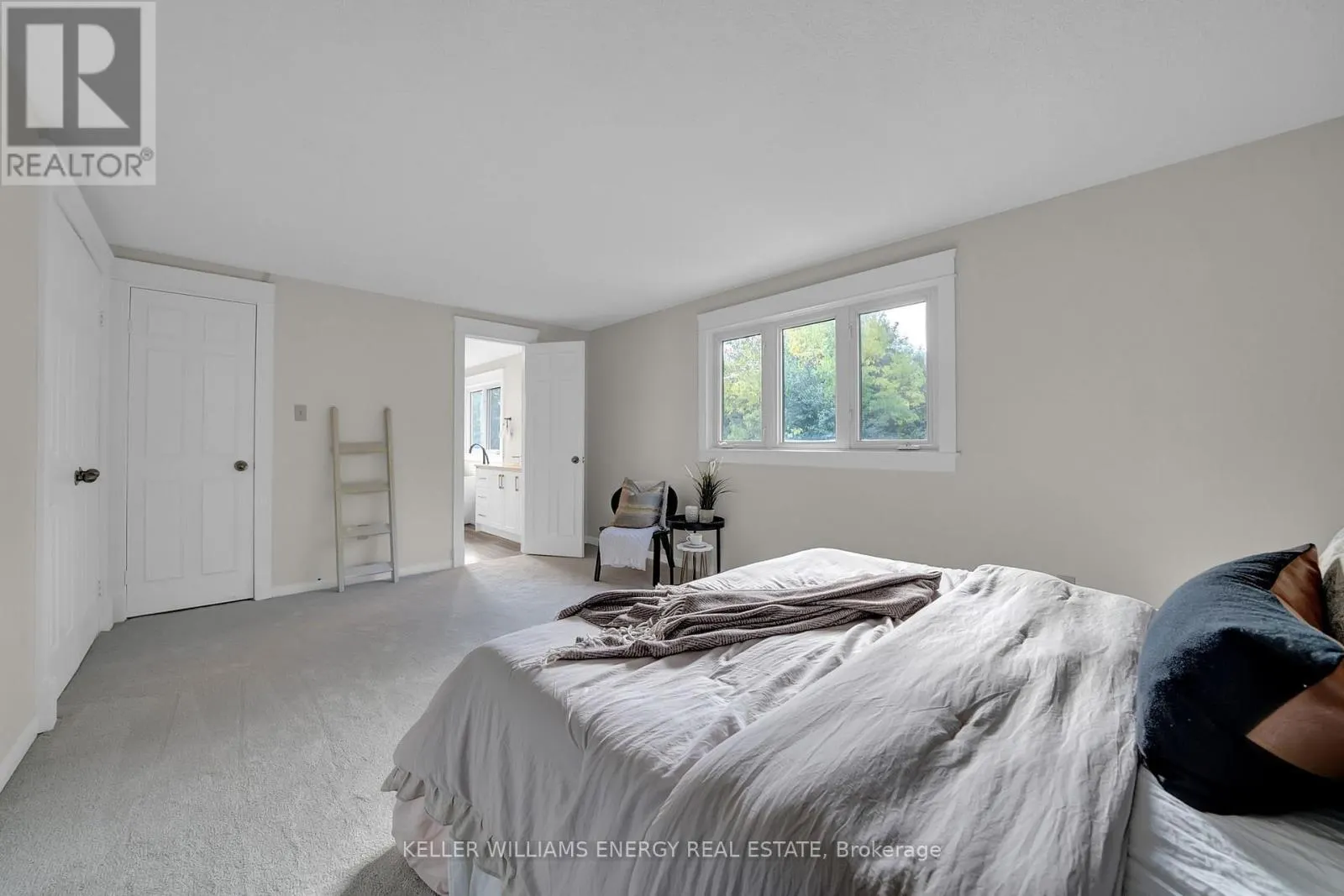 66 ROTHERGLEN ROAD S