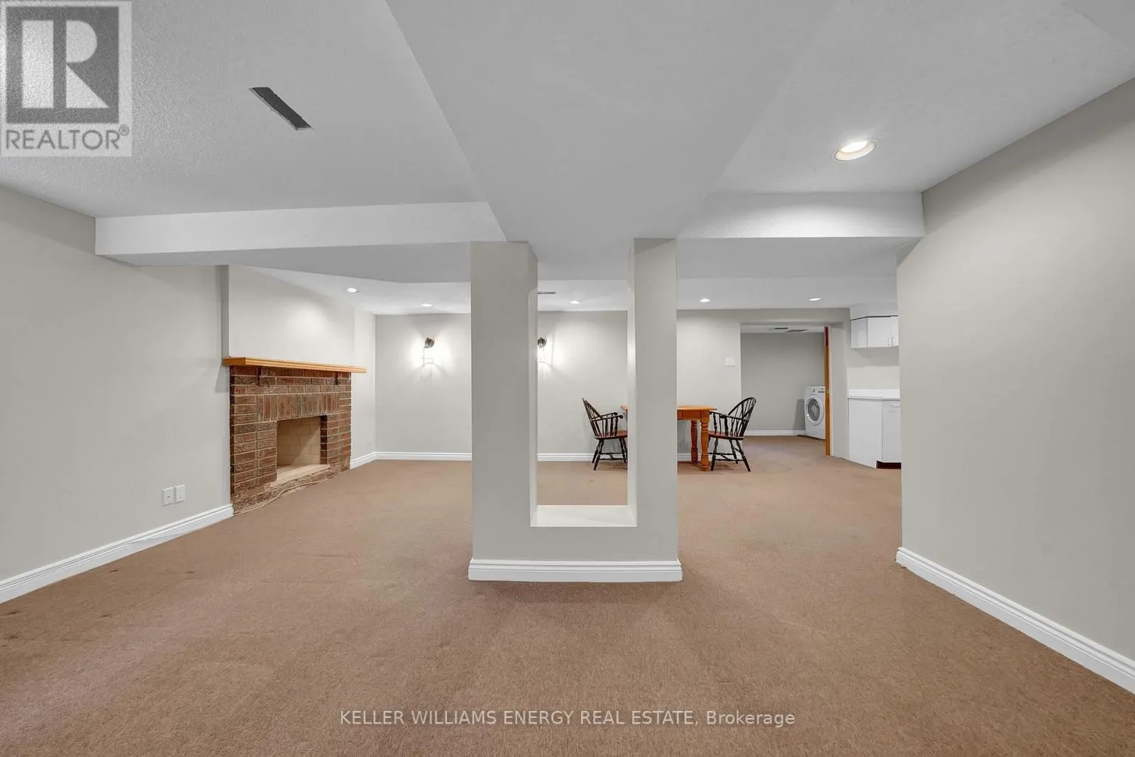 66 ROTHERGLEN ROAD S