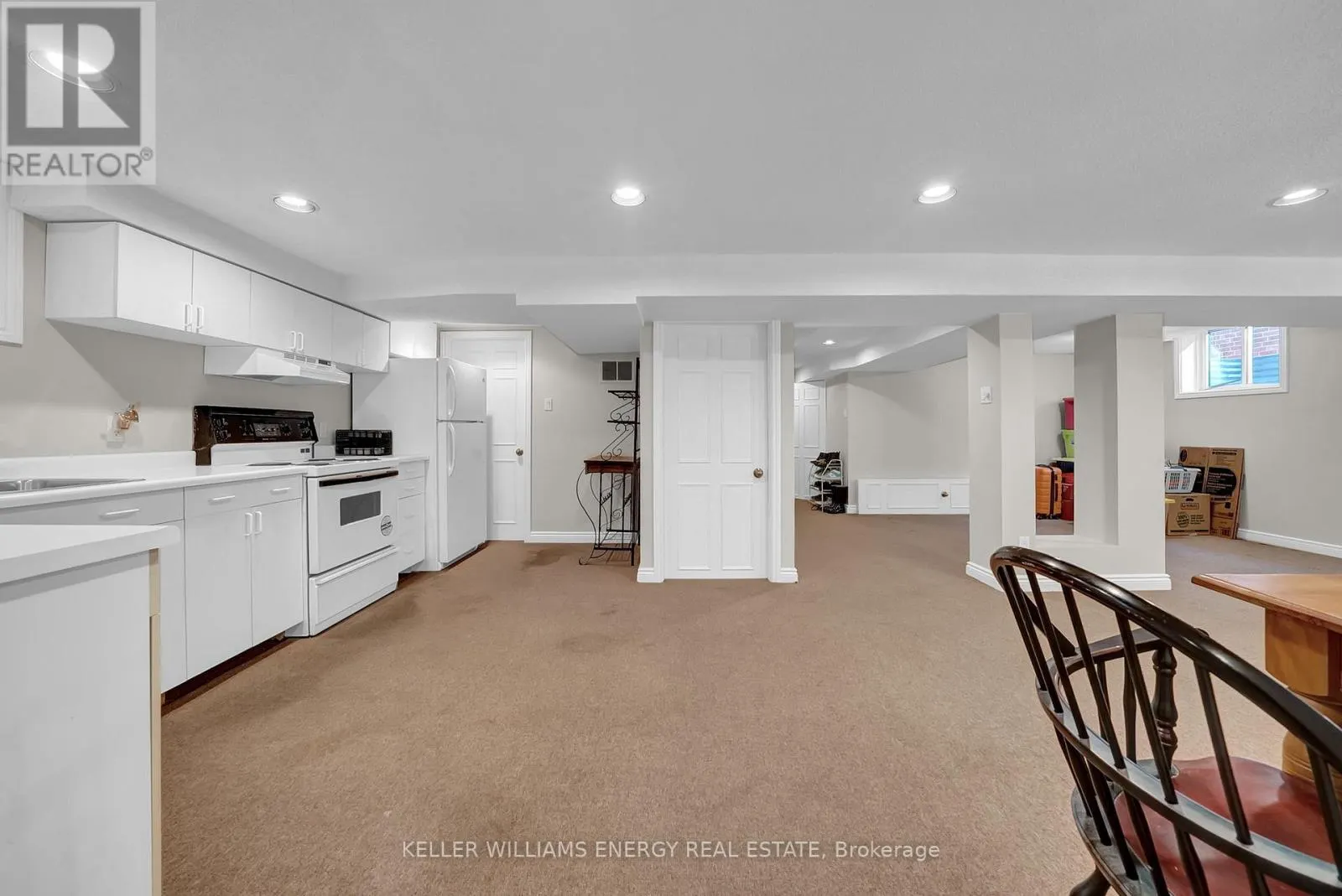 66 ROTHERGLEN ROAD S