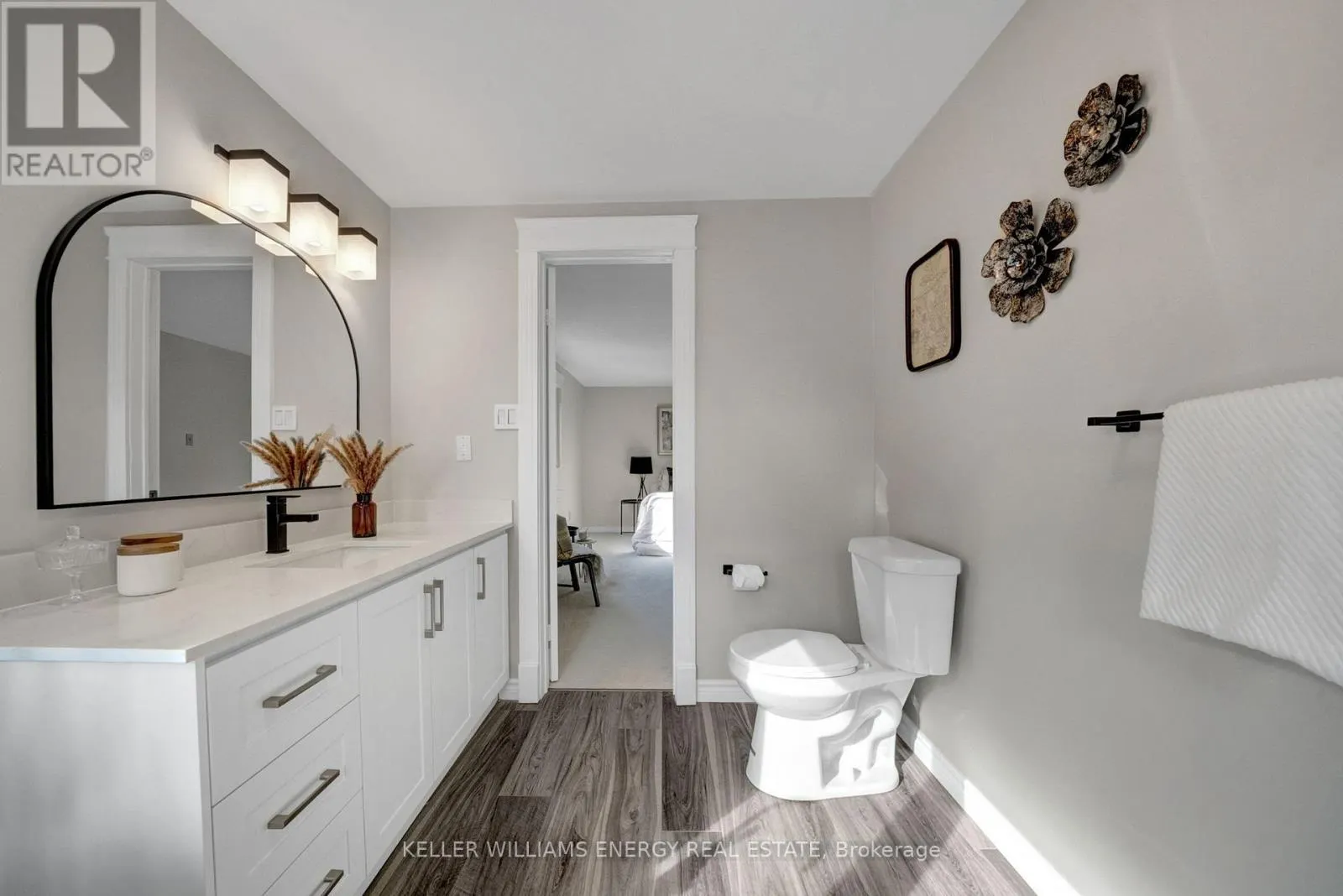 66 ROTHERGLEN ROAD S
