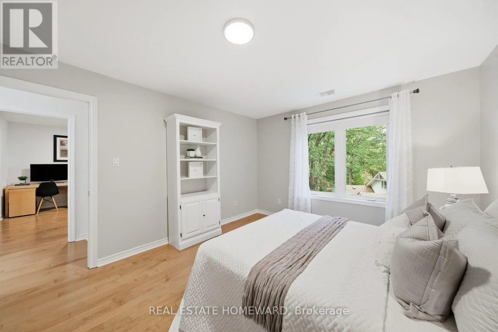 30 LYNN ROAD