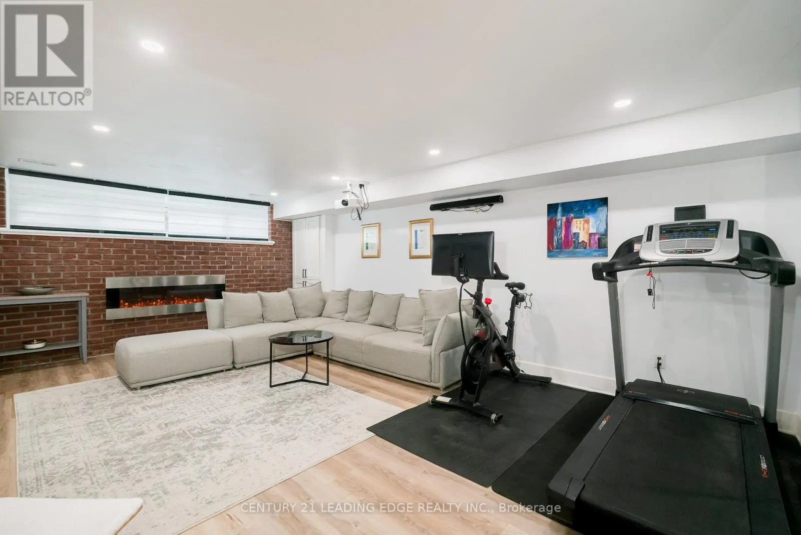 4 AVELINE CRESCENT