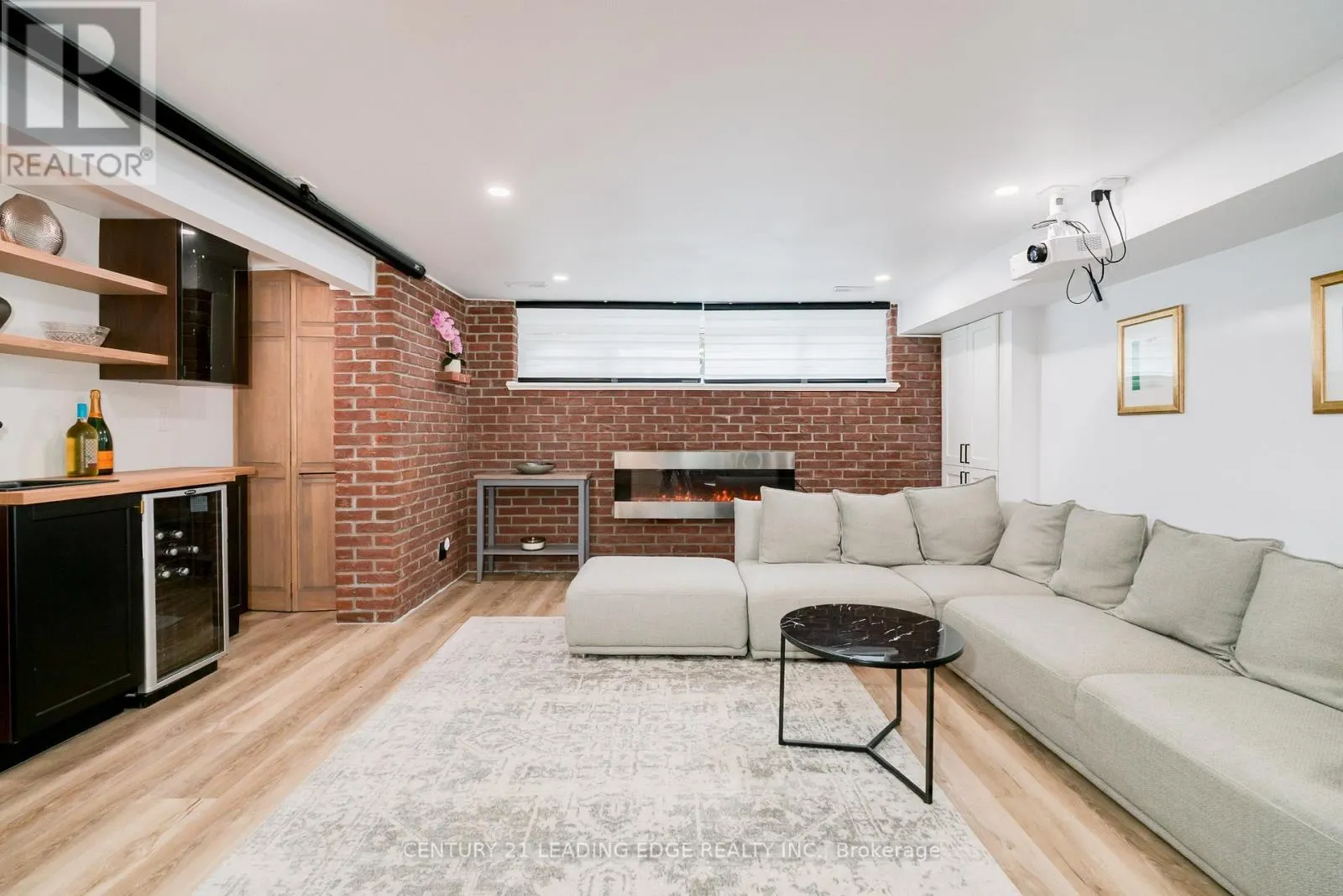 4 AVELINE CRESCENT