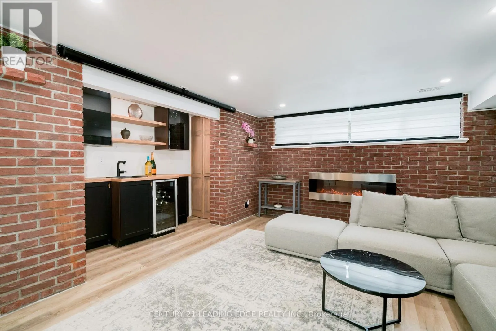 4 AVELINE CRESCENT