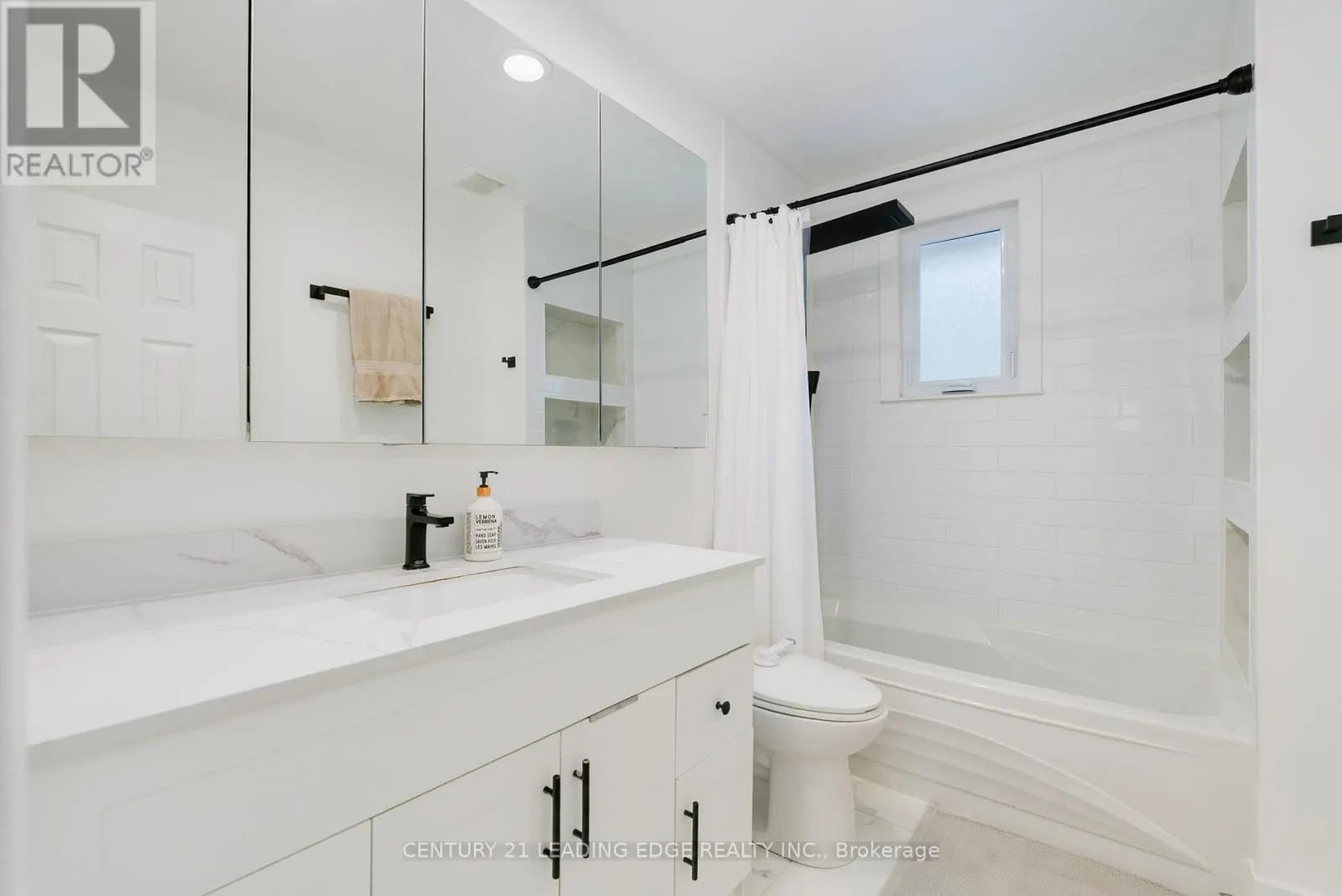 4 AVELINE CRESCENT