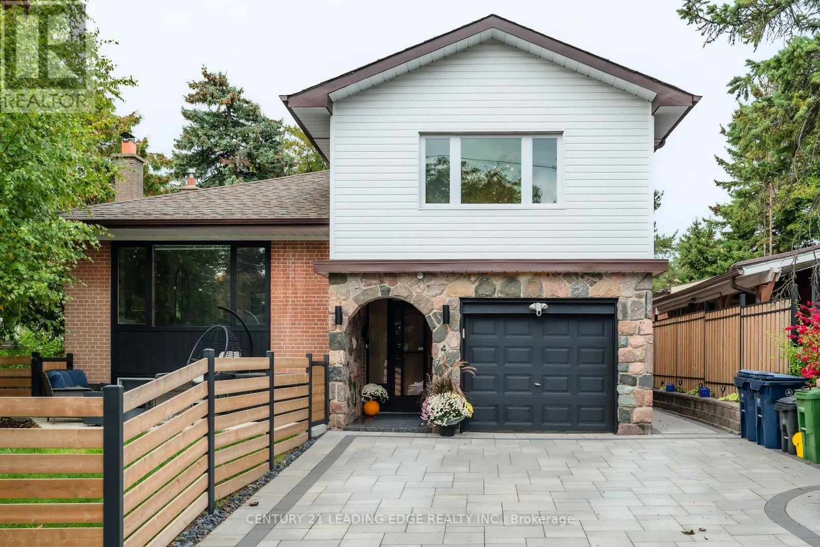 4 AVELINE CRESCENT