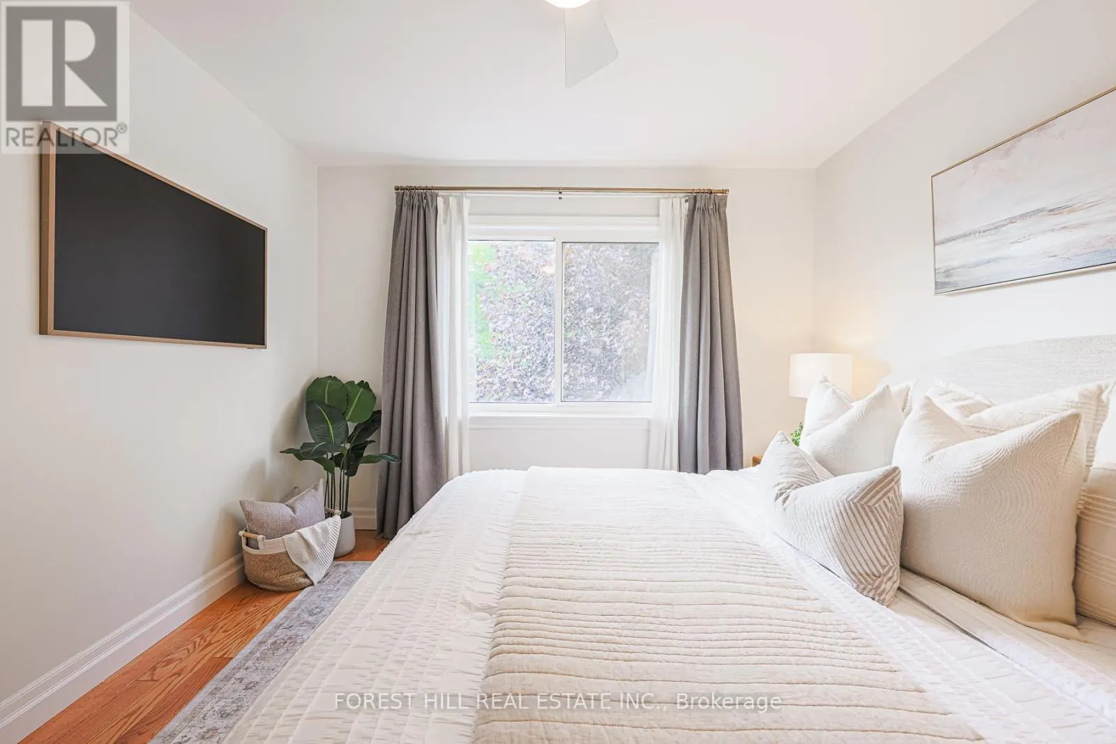 21 DILWORTH CRESCENT