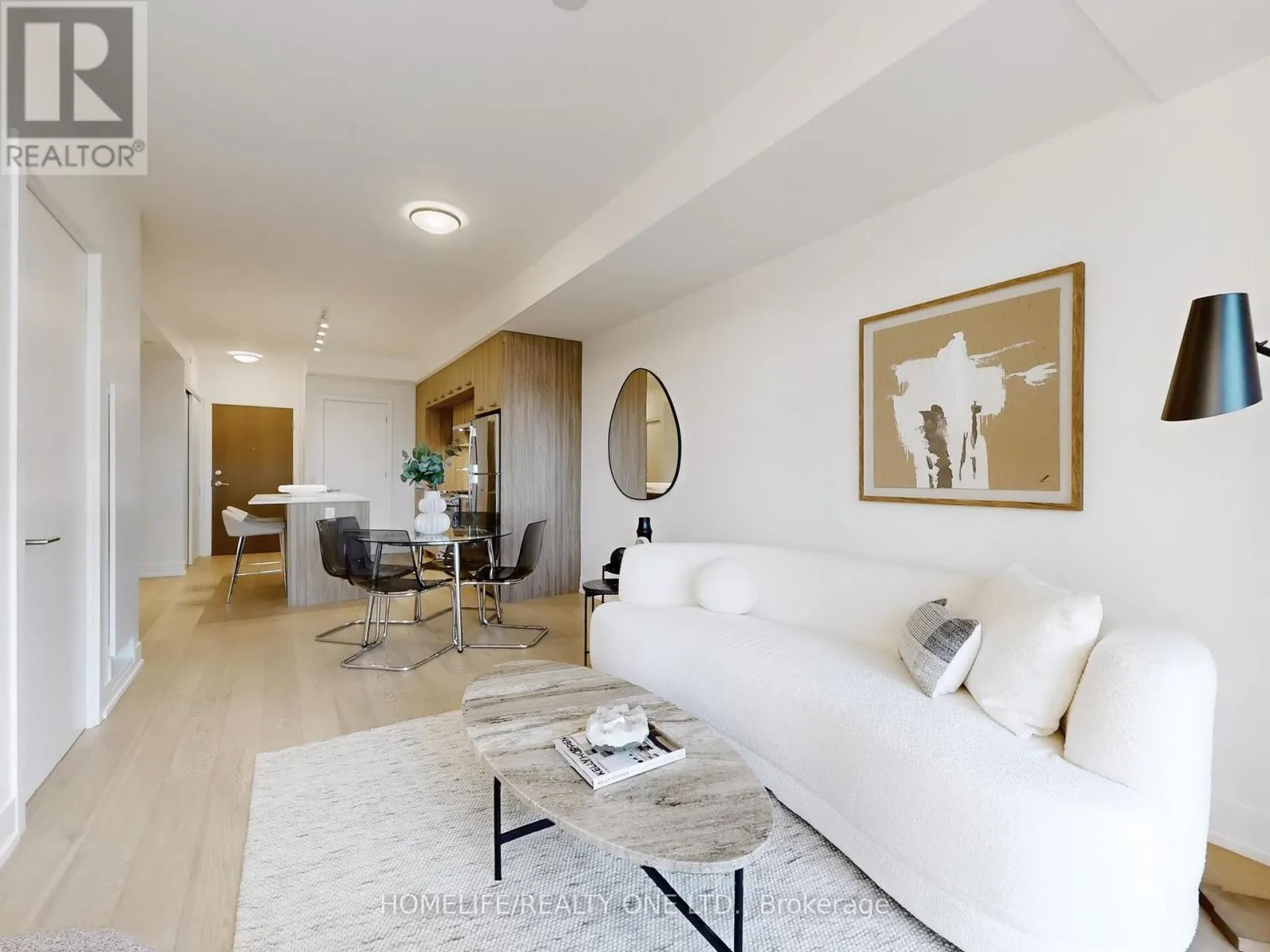 402 - 1331 QUEEN STREET E
