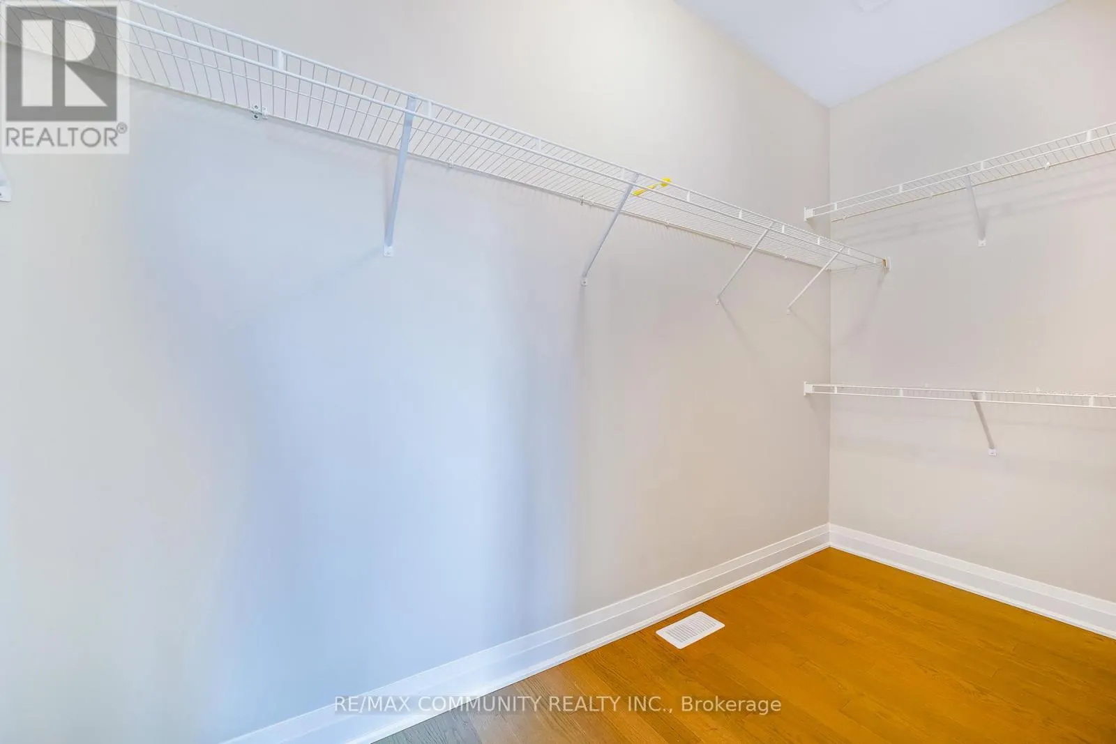 3328 MARCHINGTON SQUARE