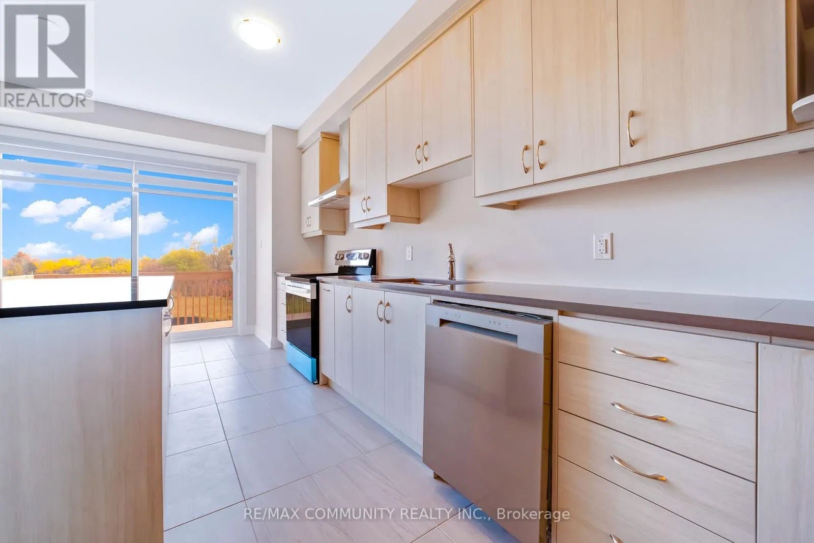 3328 MARCHINGTON SQUARE