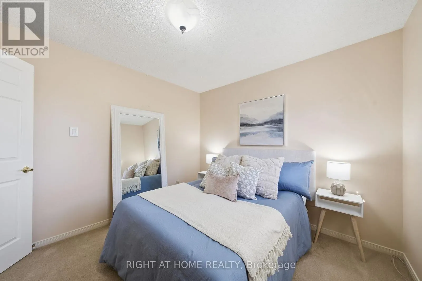 5 WICKENS CRESCENT