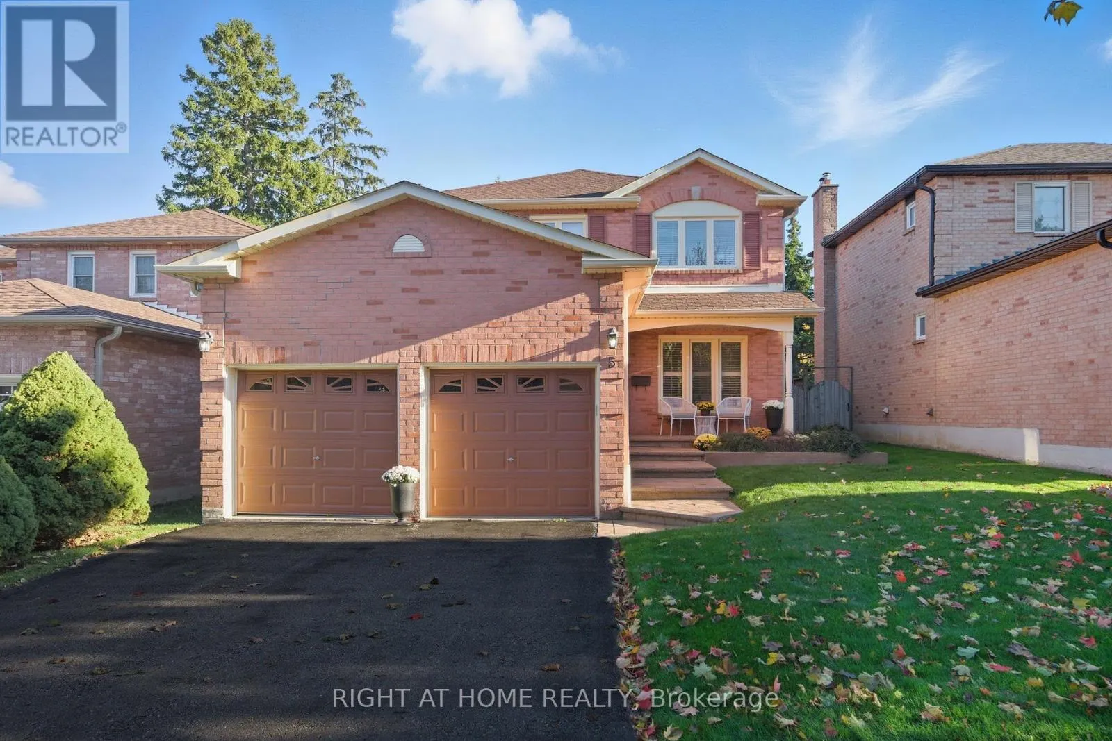 5 WICKENS CRESCENT