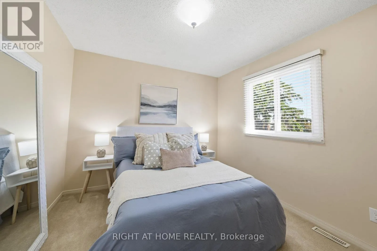 5 WICKENS CRESCENT