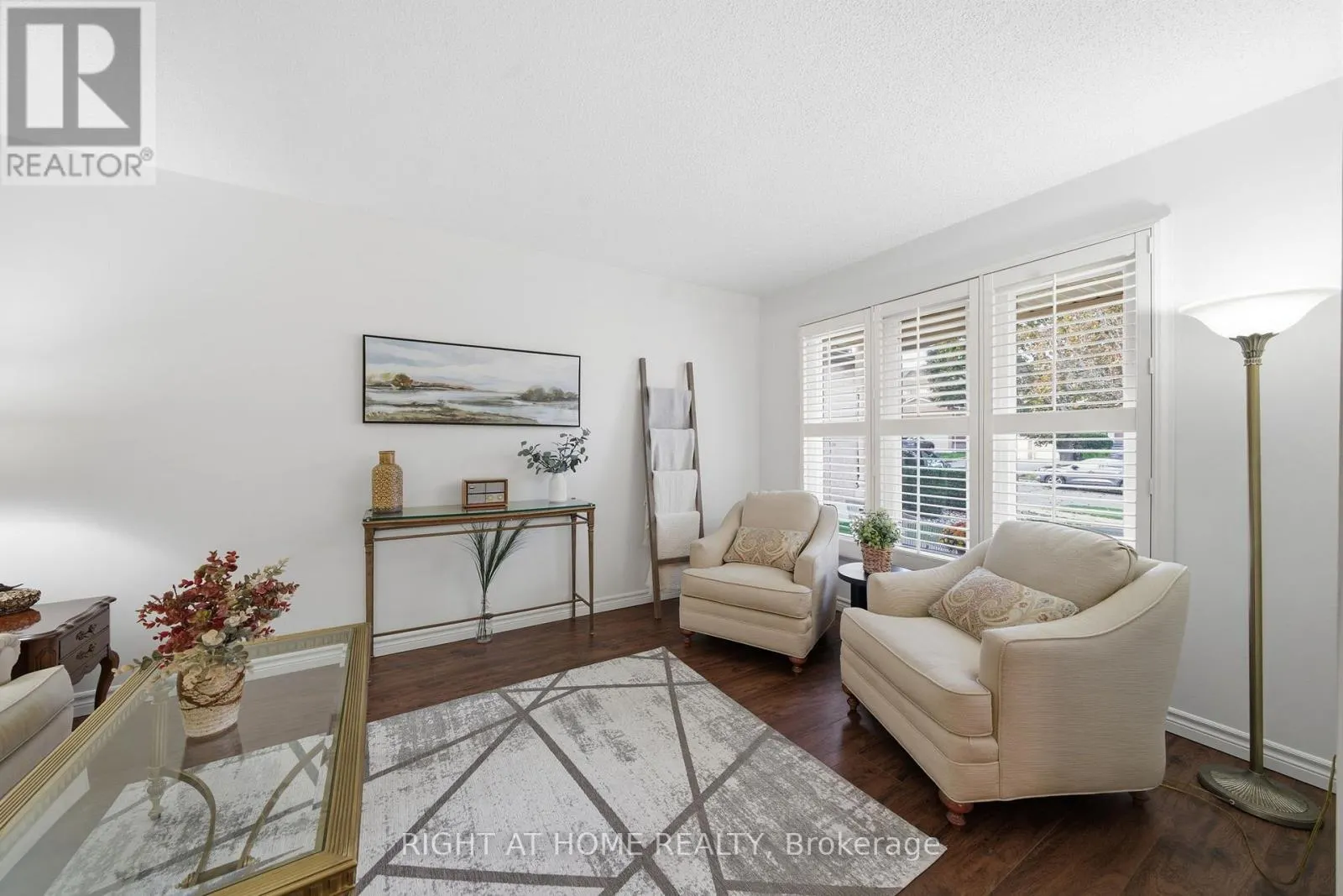 5 WICKENS CRESCENT