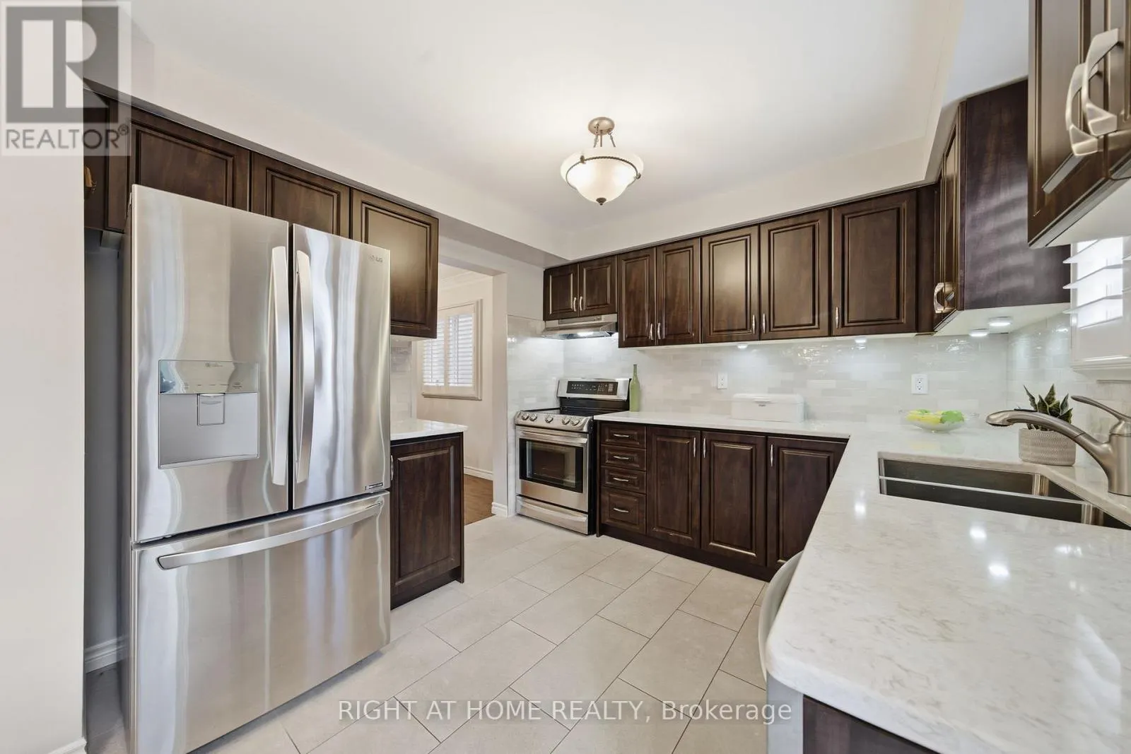 5 WICKENS CRESCENT