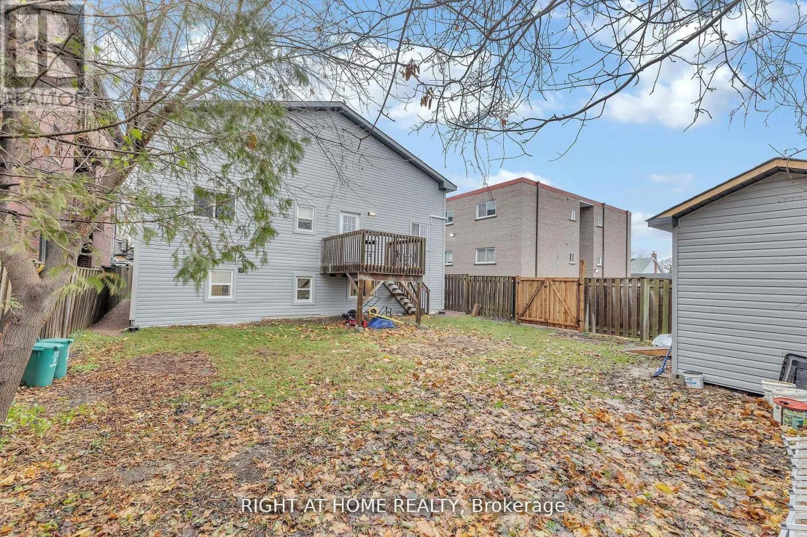 2 - 100 CROMWELL AVENUE
