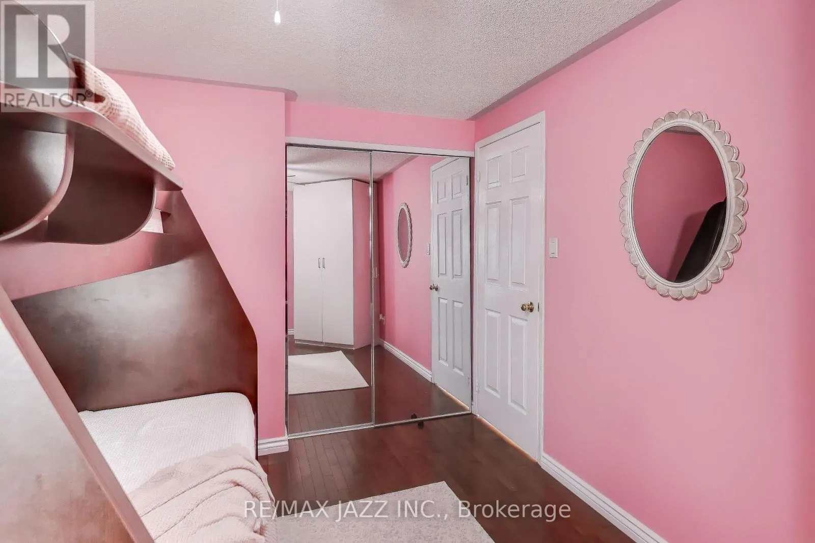 9 MACONNACHIE PLACE