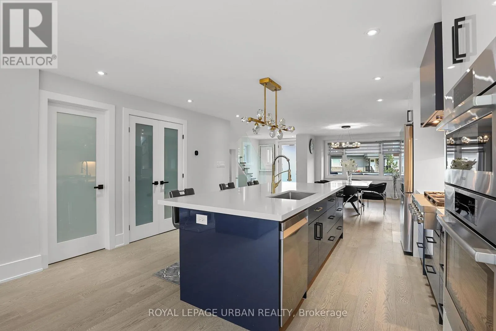 182 PARKVIEW HILL CRESCENT