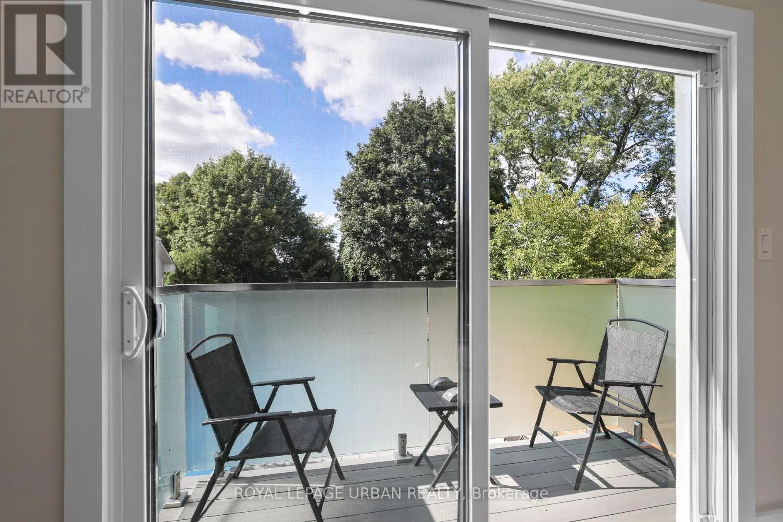 182 PARKVIEW HILL CRESCENT