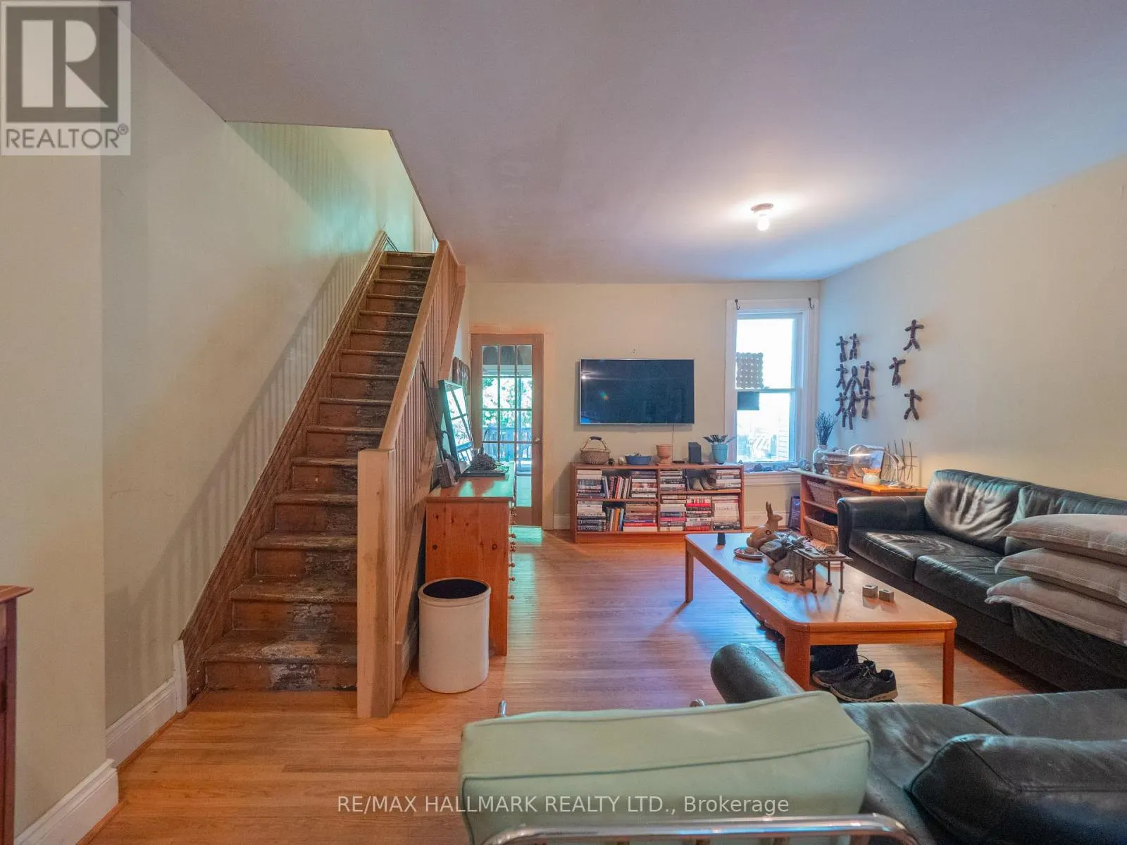 116 VICTOR AVENUE