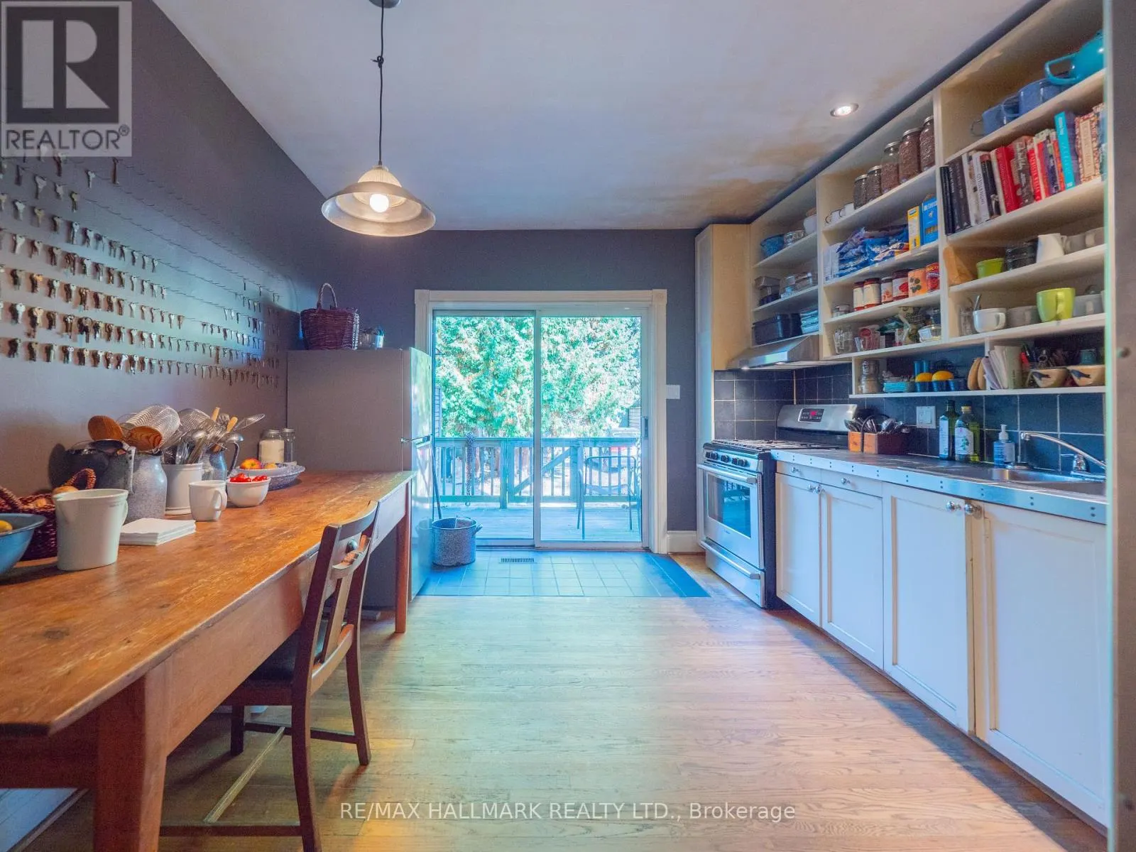 116 VICTOR AVENUE