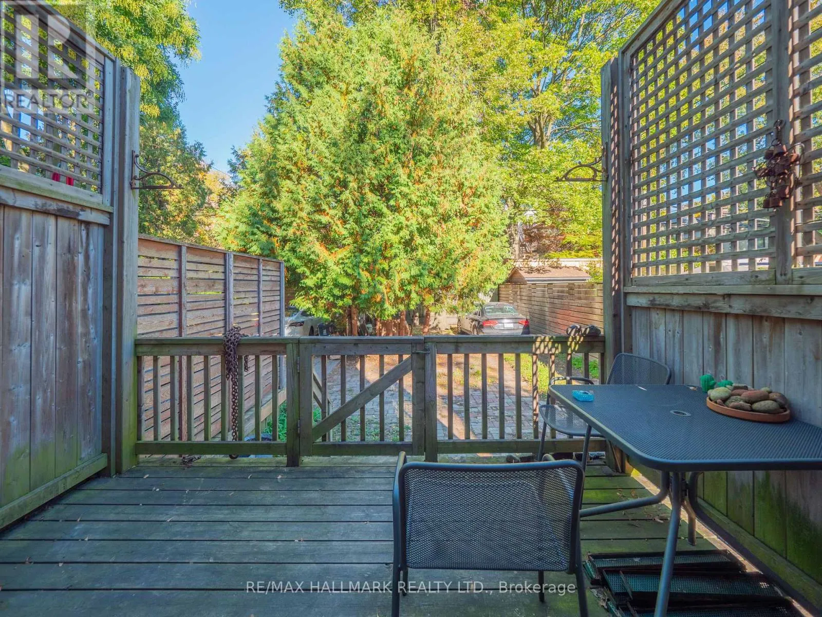 116 VICTOR AVENUE