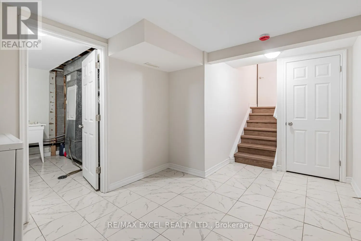 #61 - 120 BEVERLY GLEN BOULEVARD