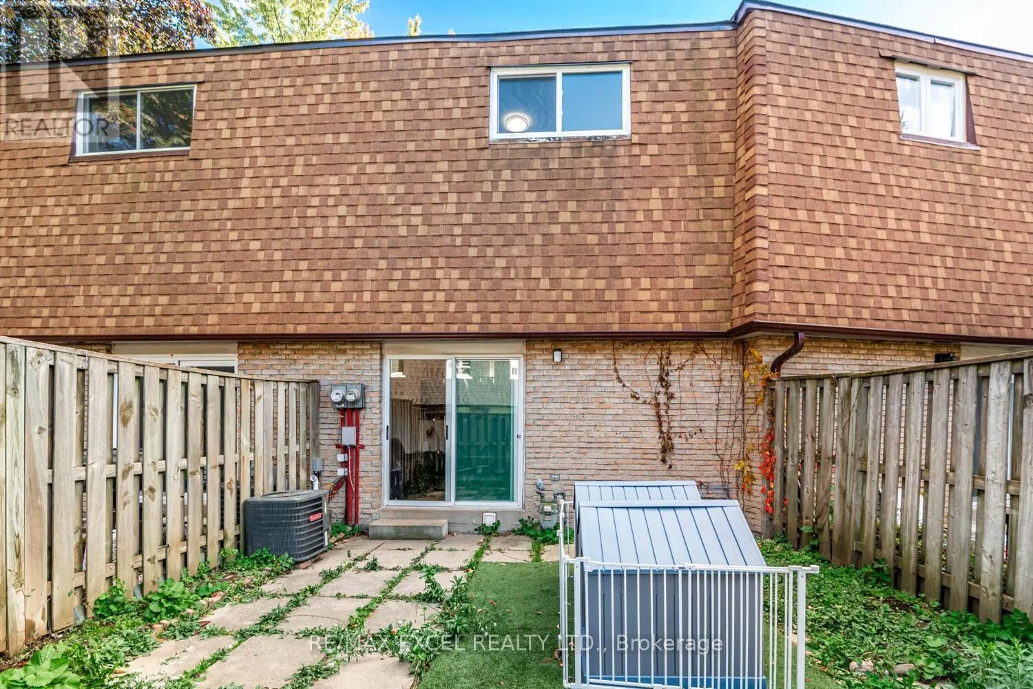 #61 - 120 BEVERLY GLEN BOULEVARD
