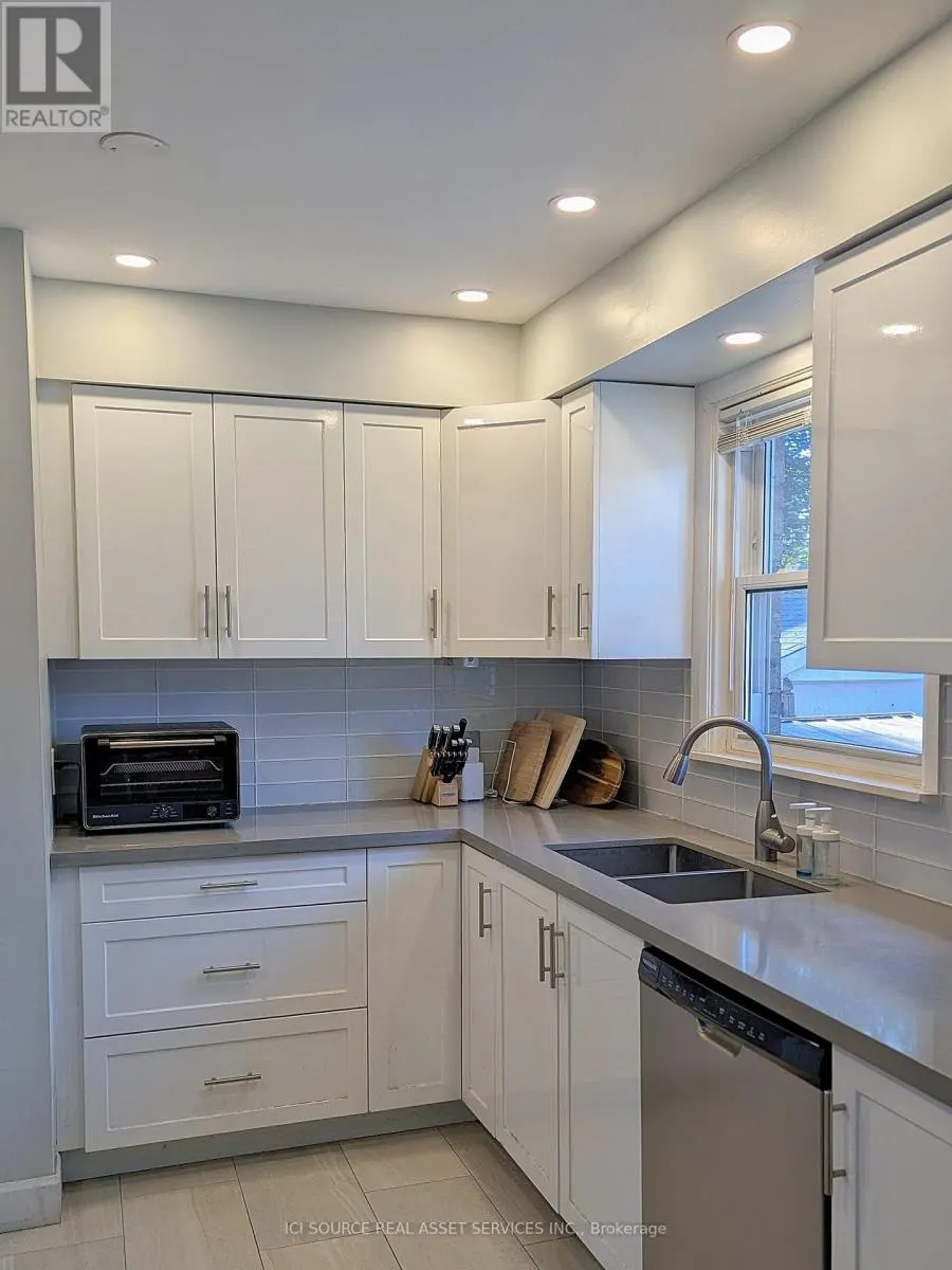 MAIN FLOOR - 43 TANSLEY AVENUE