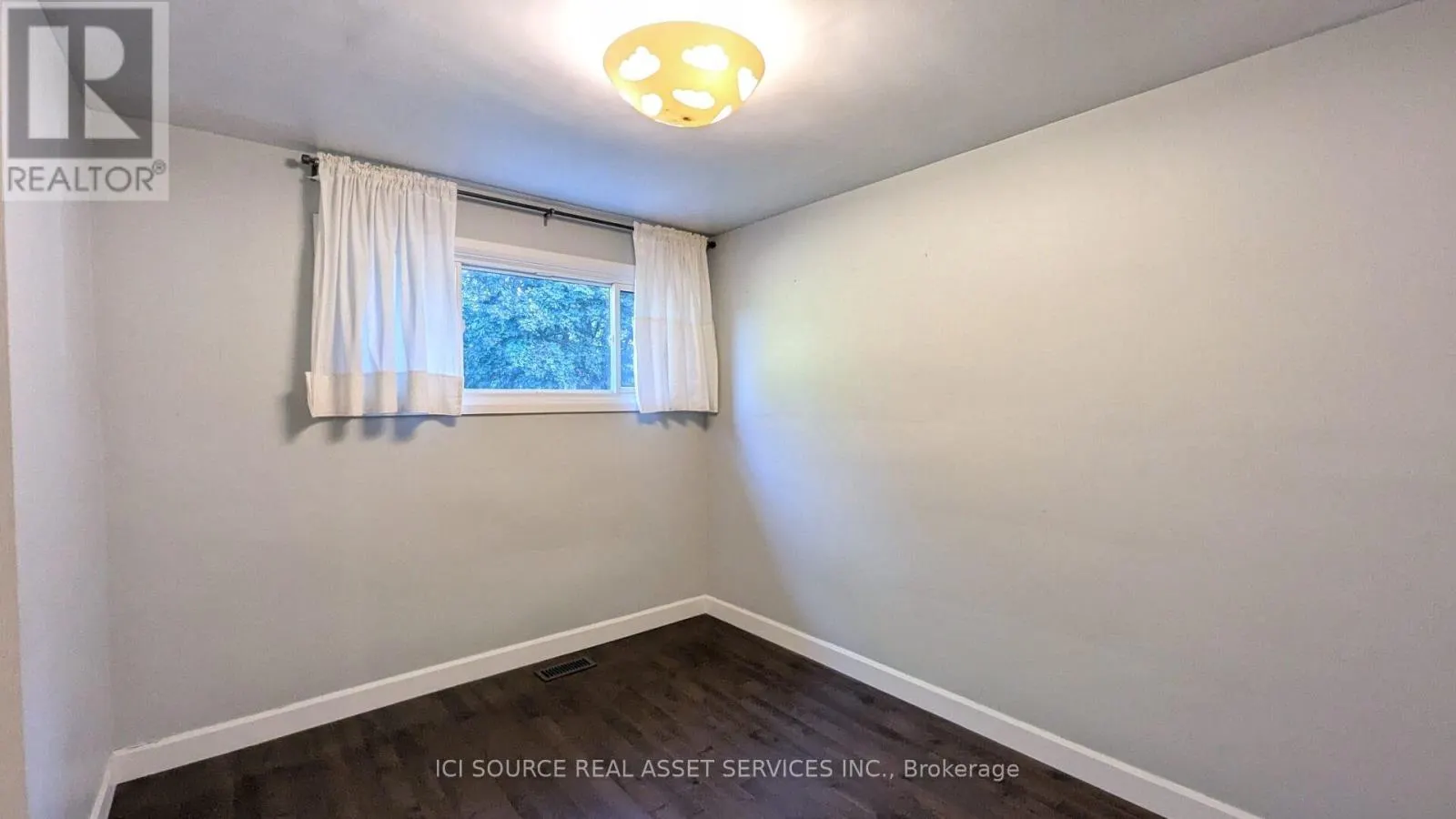 MAIN FLOOR - 43 TANSLEY AVENUE