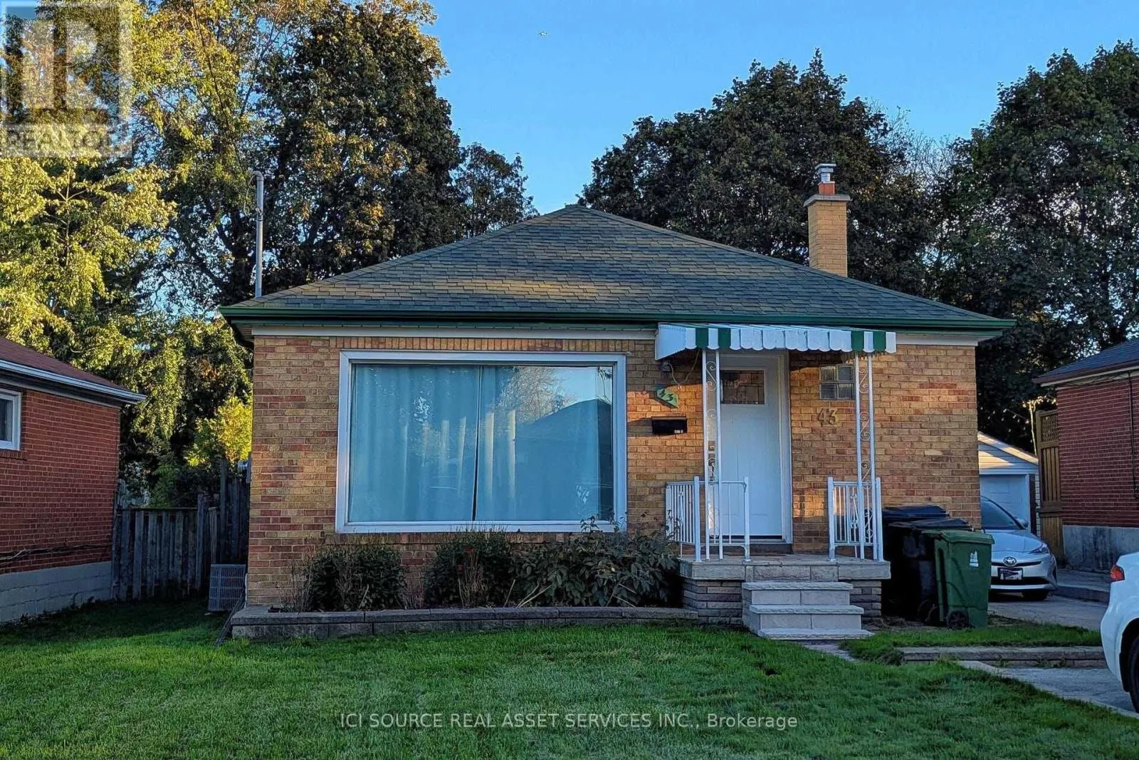 MAIN FLOOR - 43 TANSLEY AVENUE