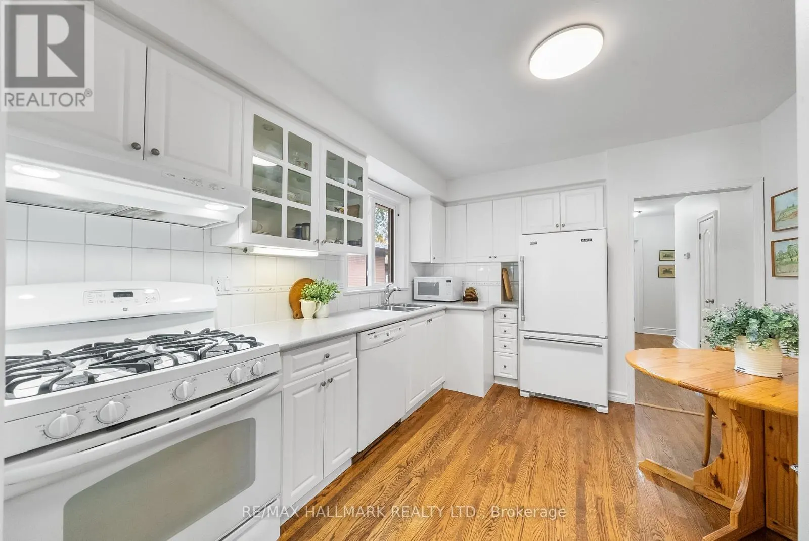 266 CHINE DRIVE
