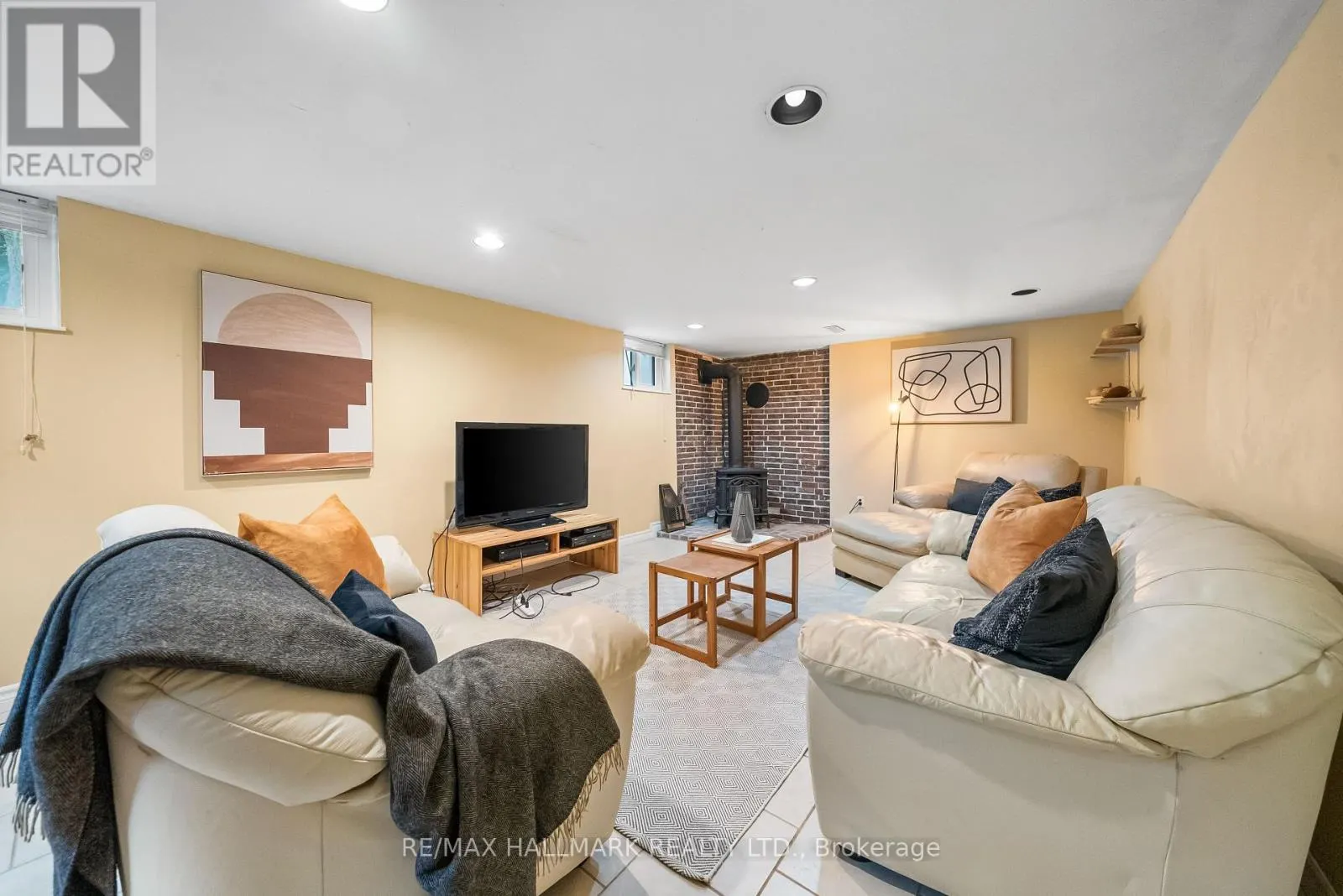 266 CHINE DRIVE