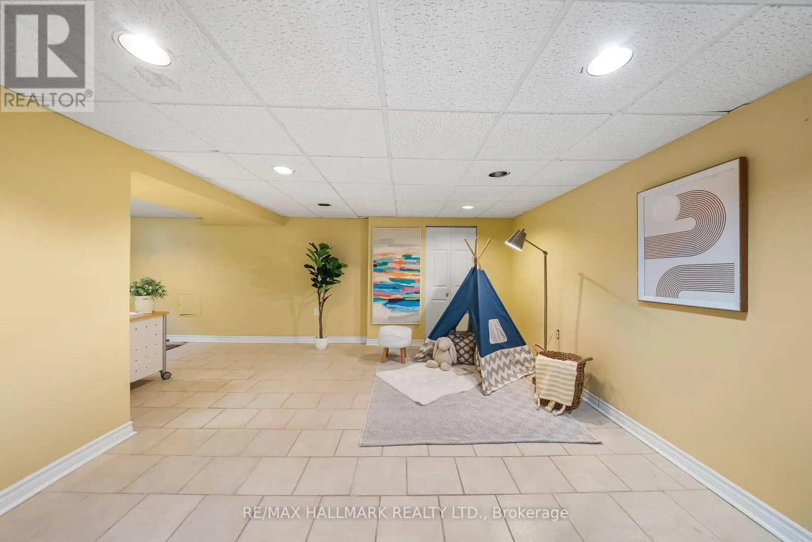 266 CHINE DRIVE