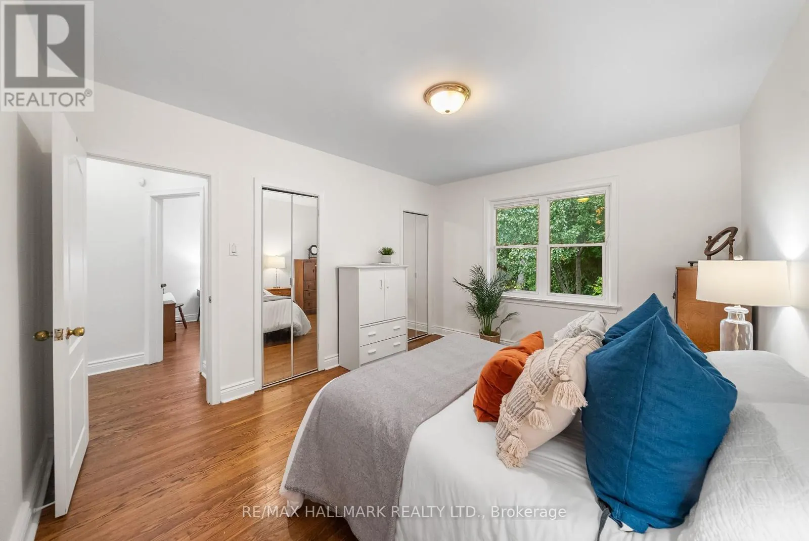 266 CHINE DRIVE