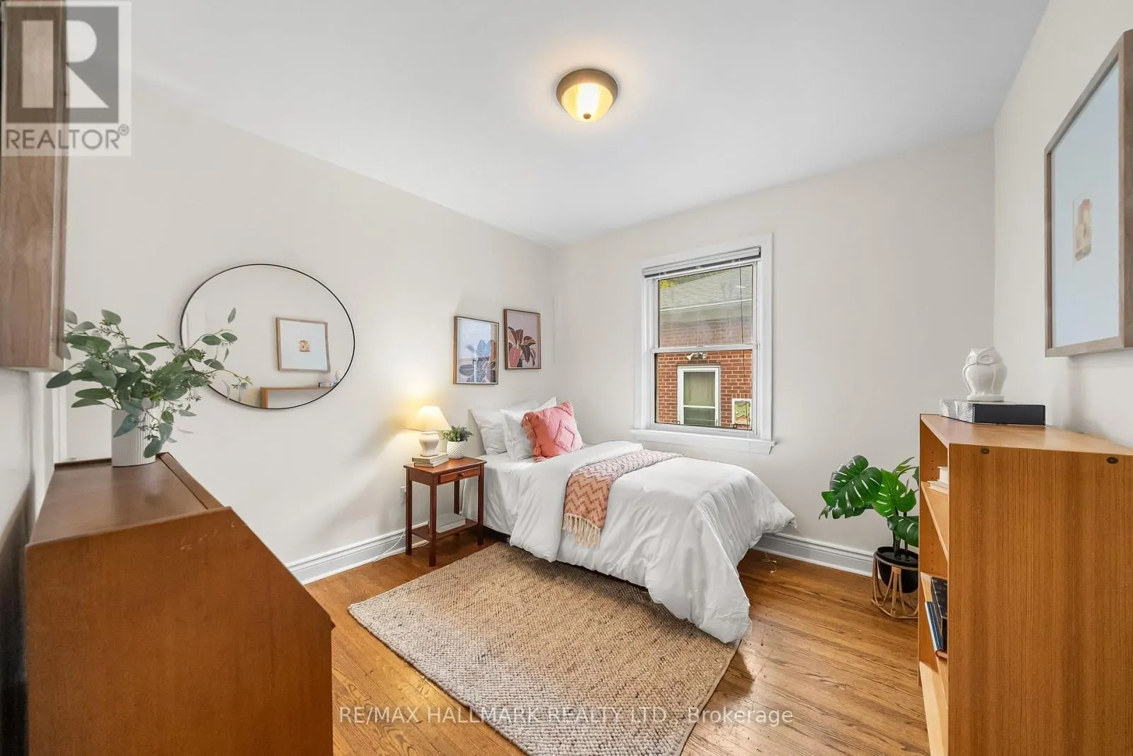 266 CHINE DRIVE