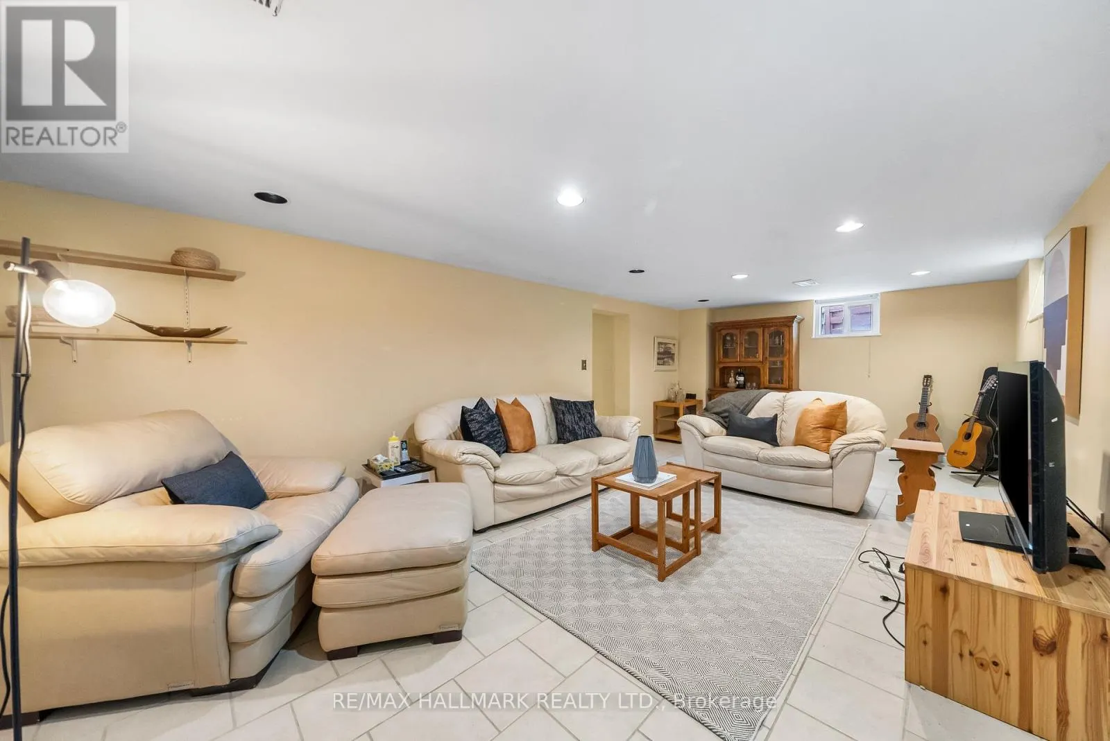 266 CHINE DRIVE