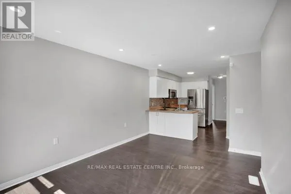 UPPER - 58 AVENUE STREET