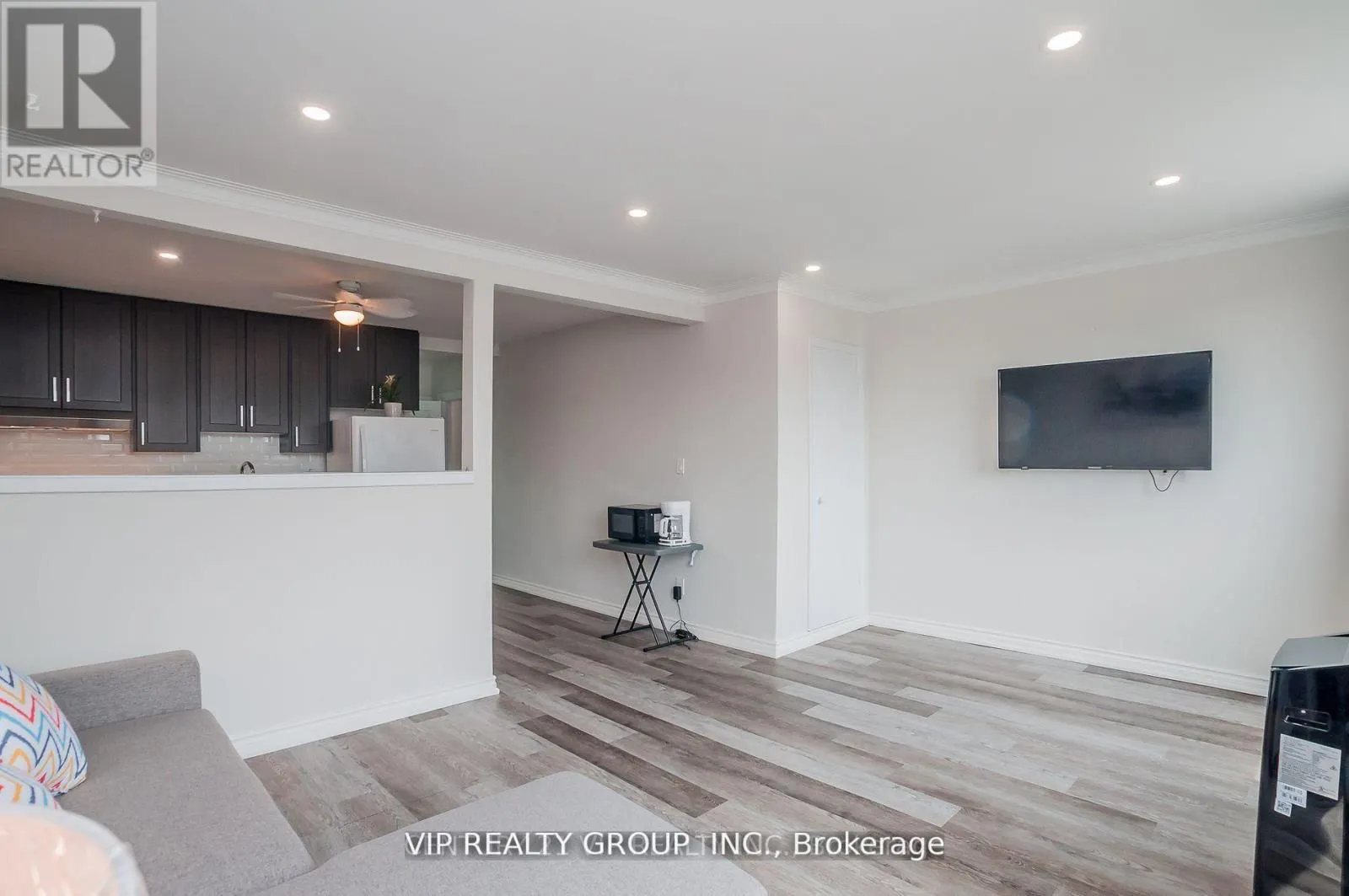 UNIT 2 - 2626 EGLINTON AVENUE E