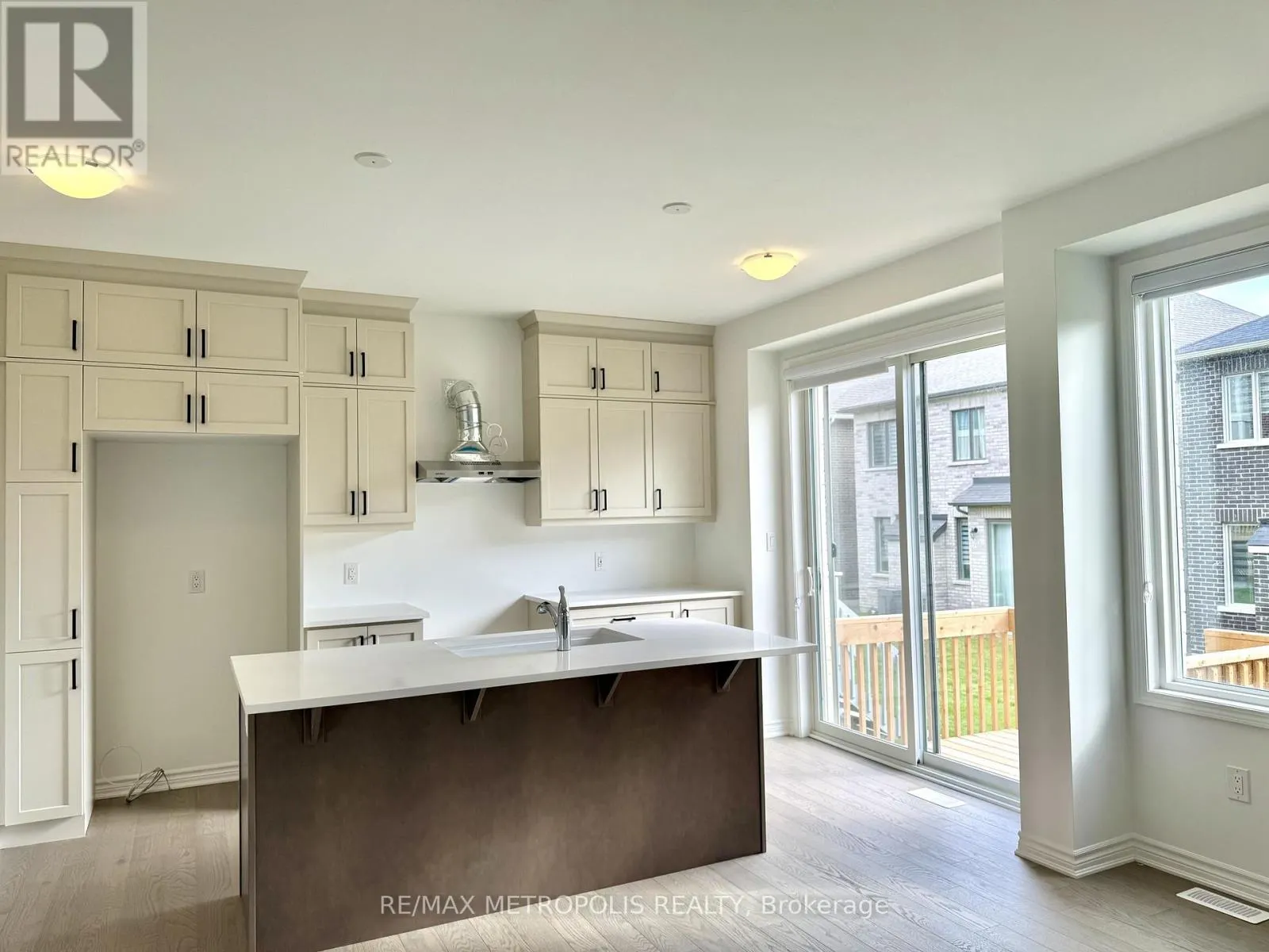 1341 GLAMORGAN MANOR