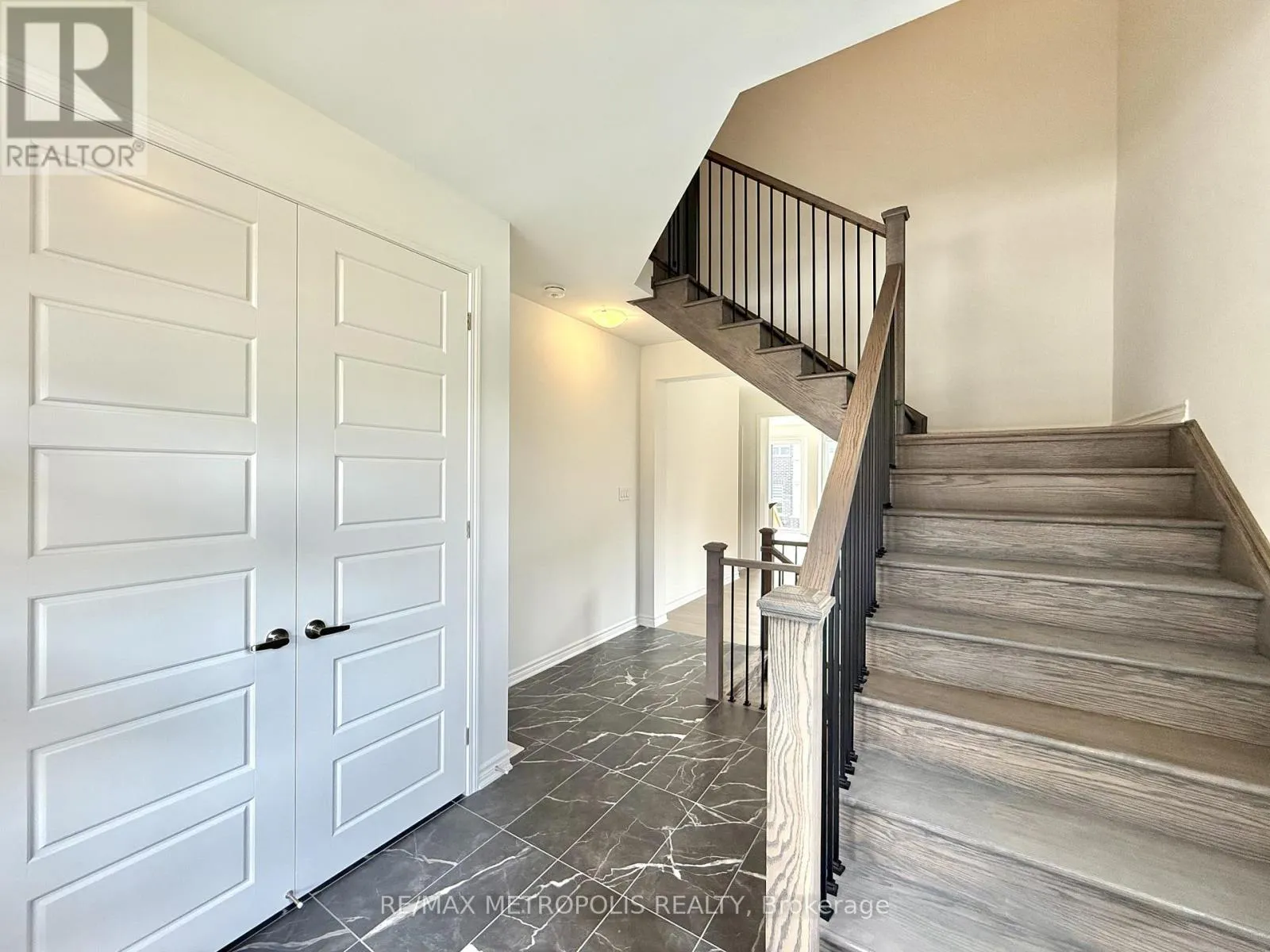 1341 GLAMORGAN MANOR