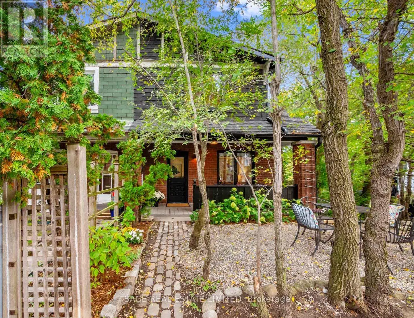 439 LESLIE STREET