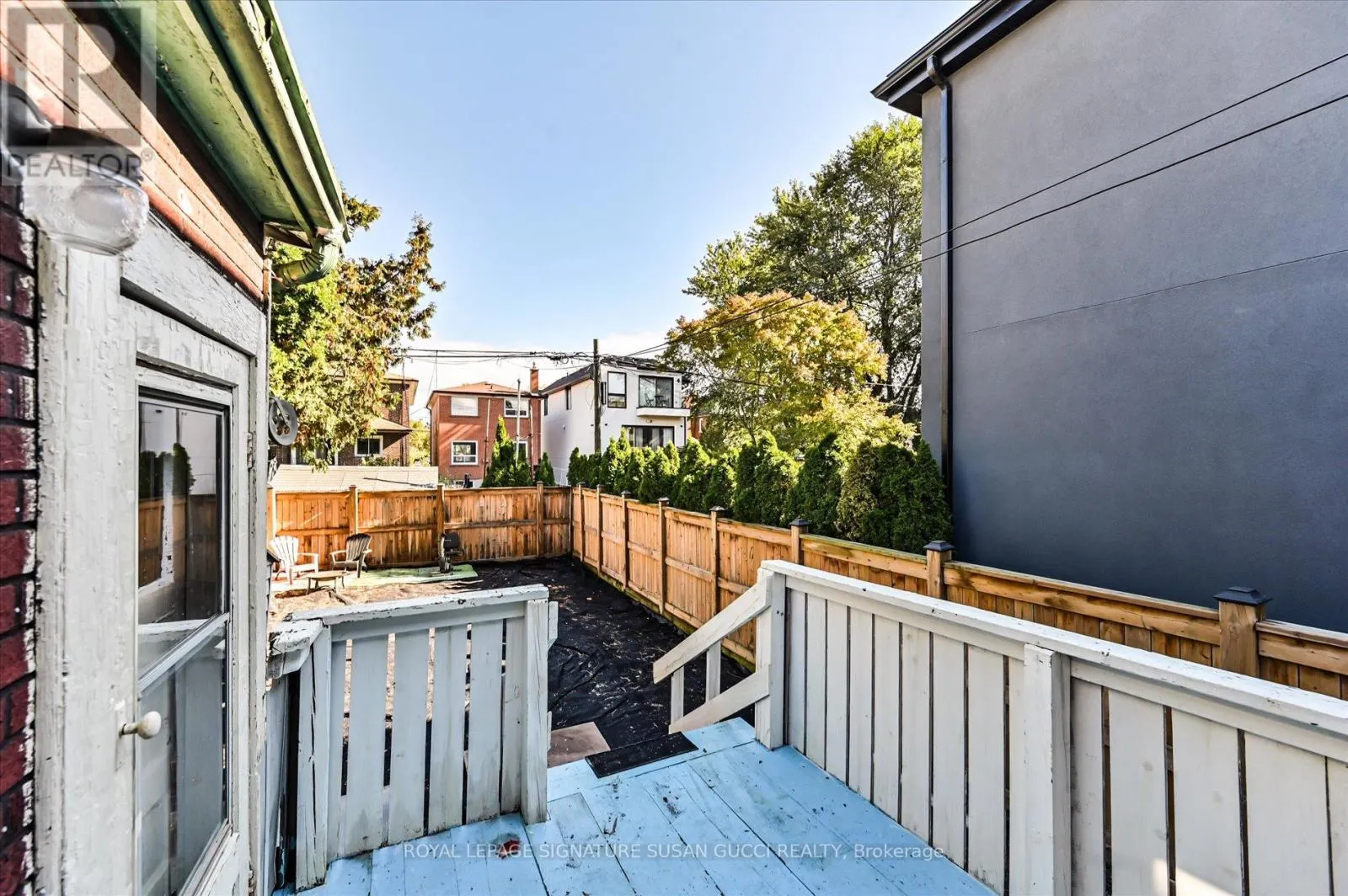 9 EVERETT CRESCENT