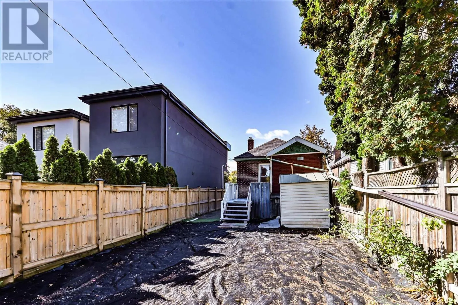 9 EVERETT CRESCENT