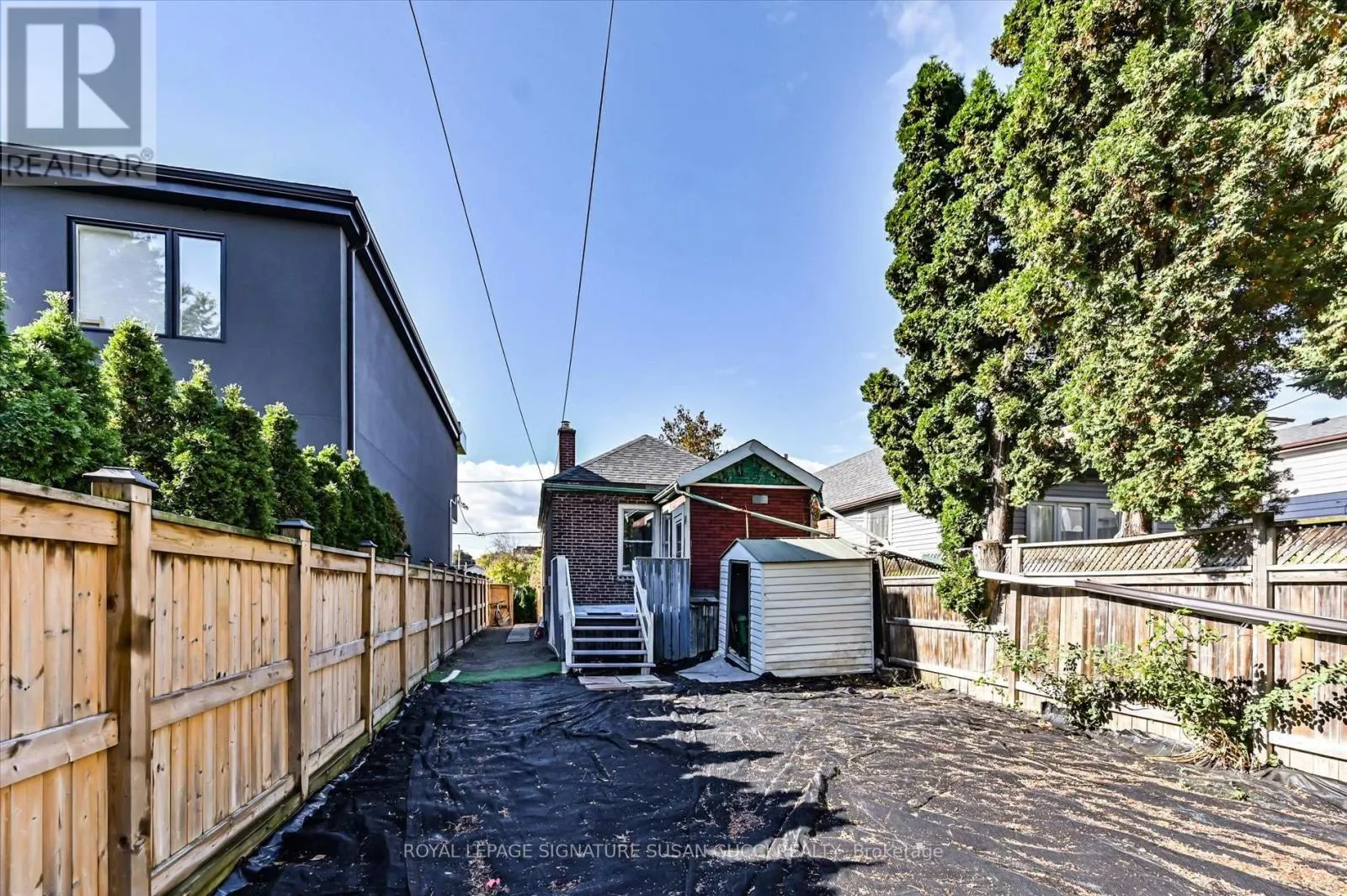 9 EVERETT CRESCENT