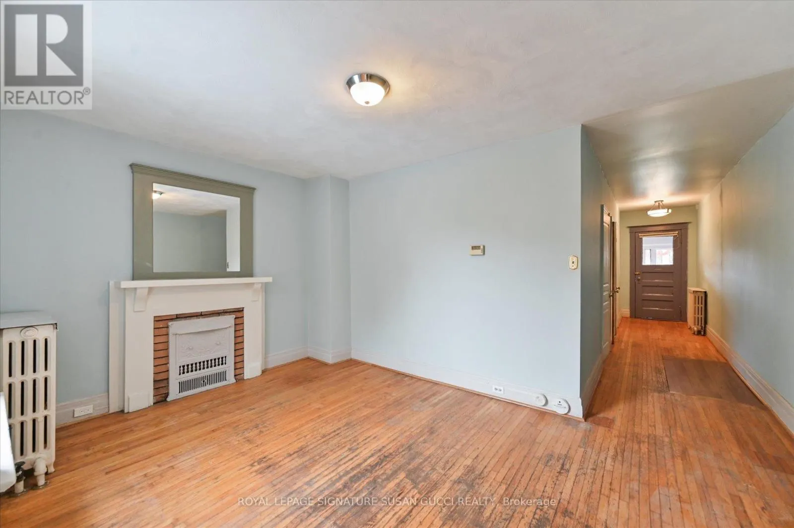 9 EVERETT CRESCENT