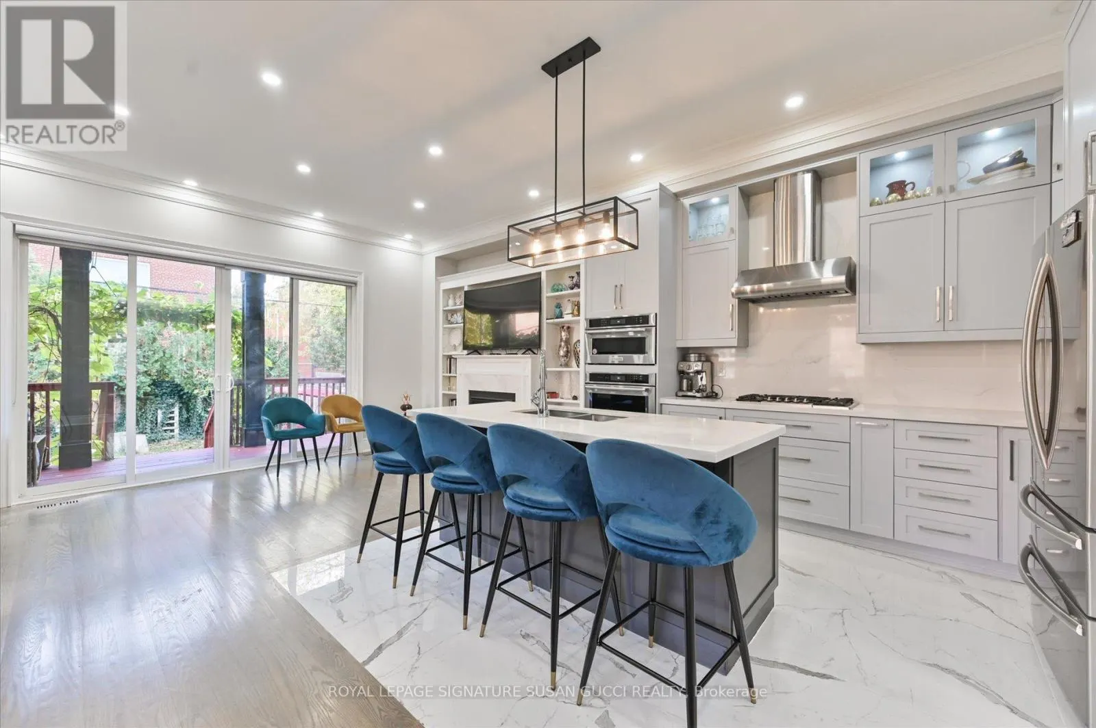 3 HOLMSTEAD AVENUE